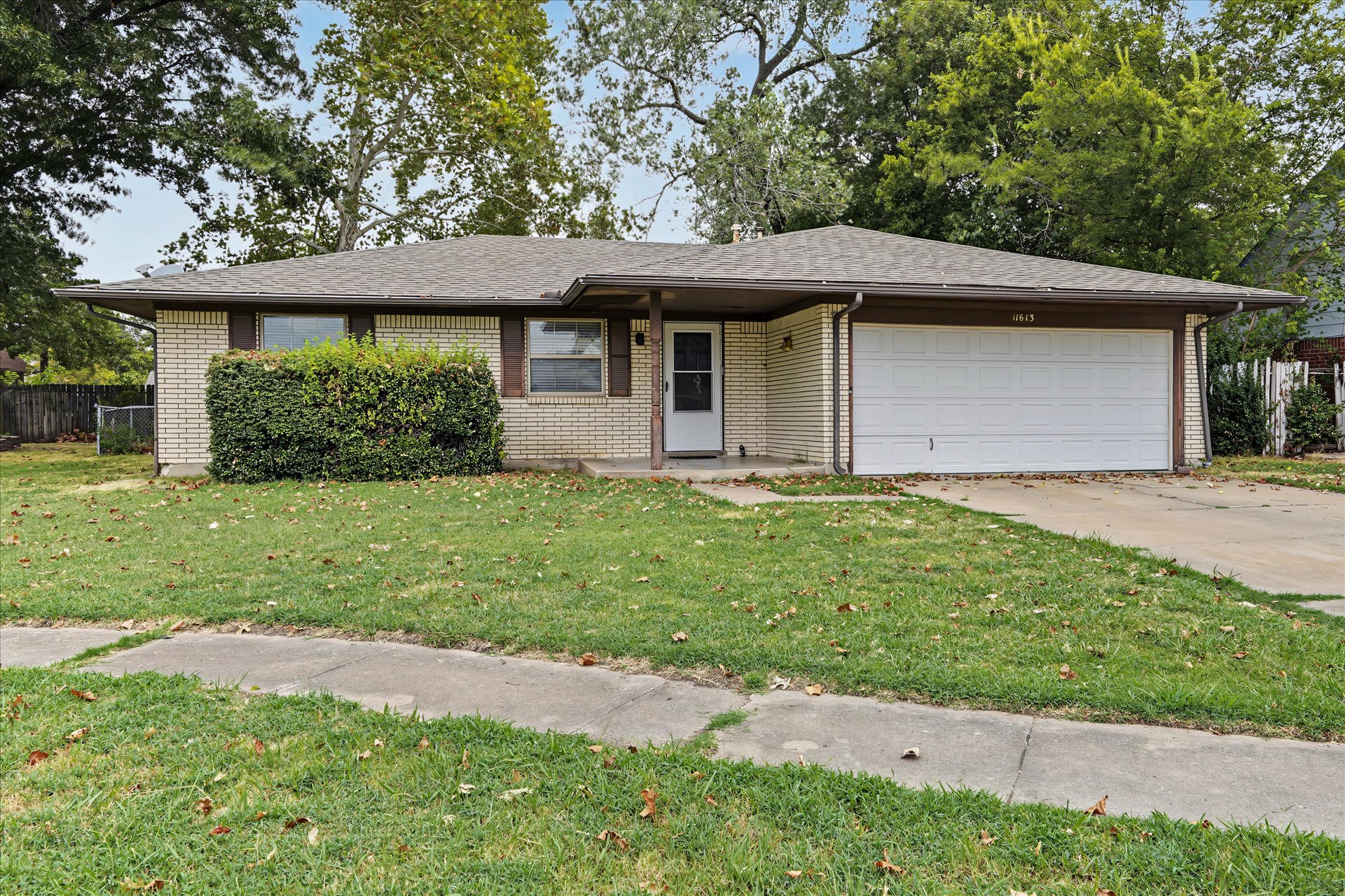 11613 E 24th Street — photo