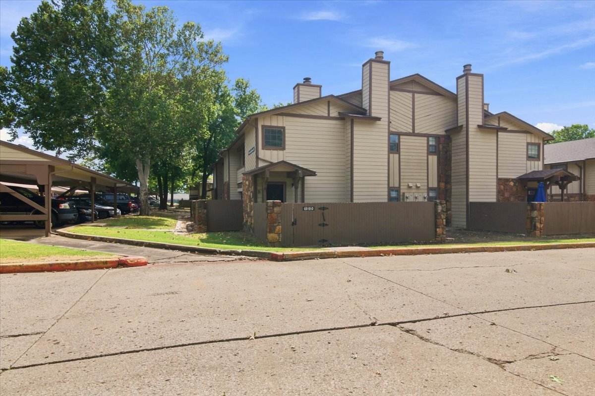 6512 S Memorial Drive S 18D — photo