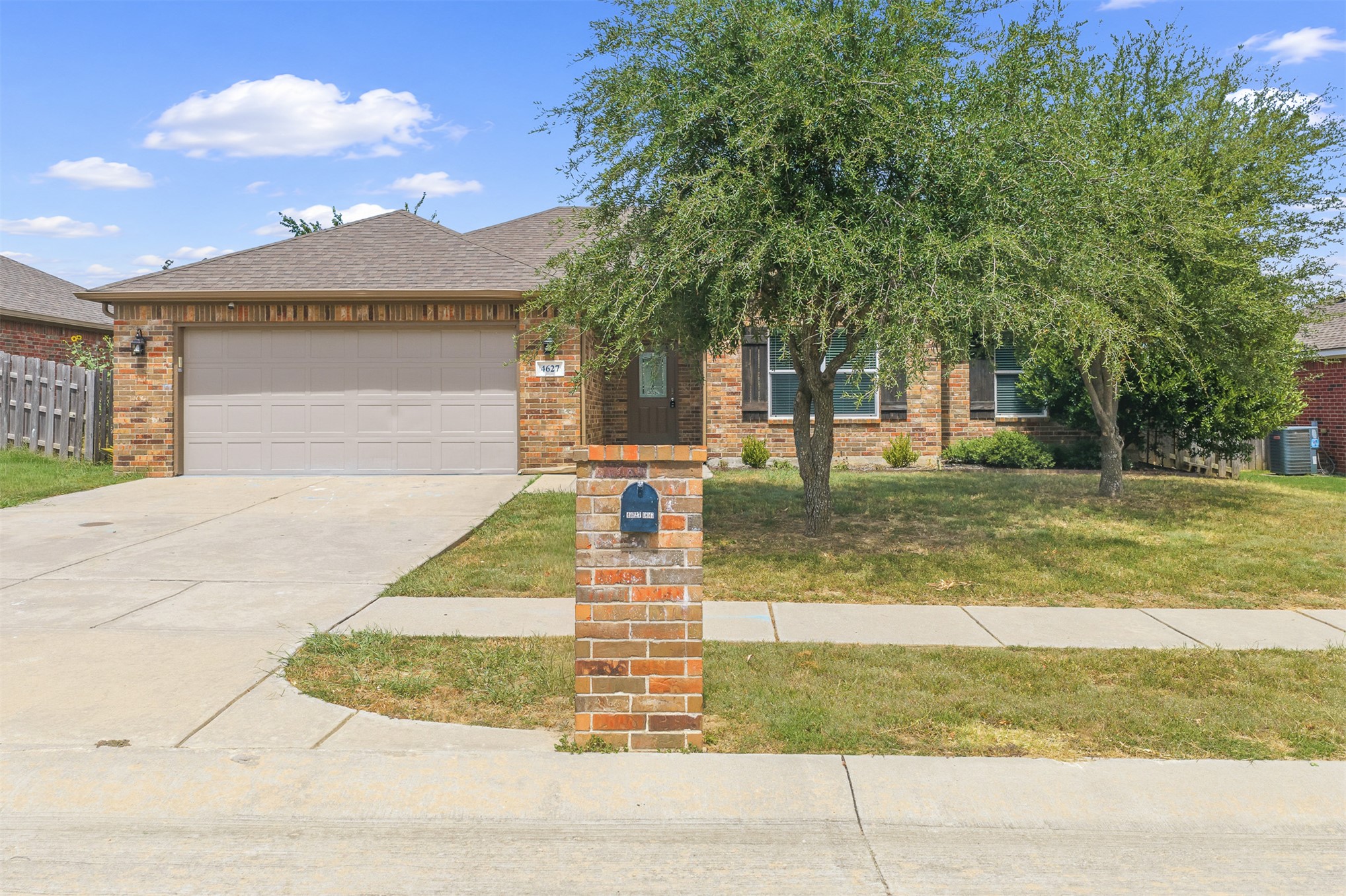 4627 Lakeshore Drive — photo