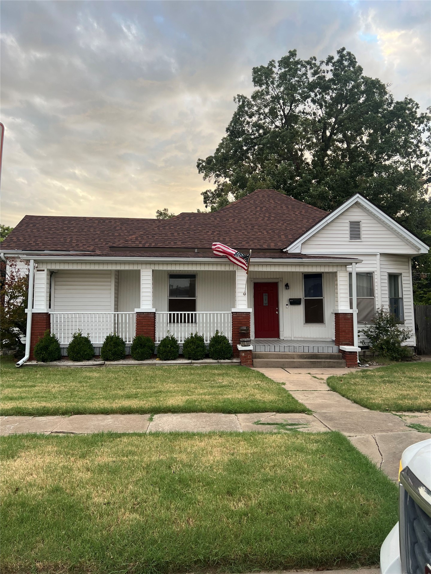 422 S Poplar Street — photo