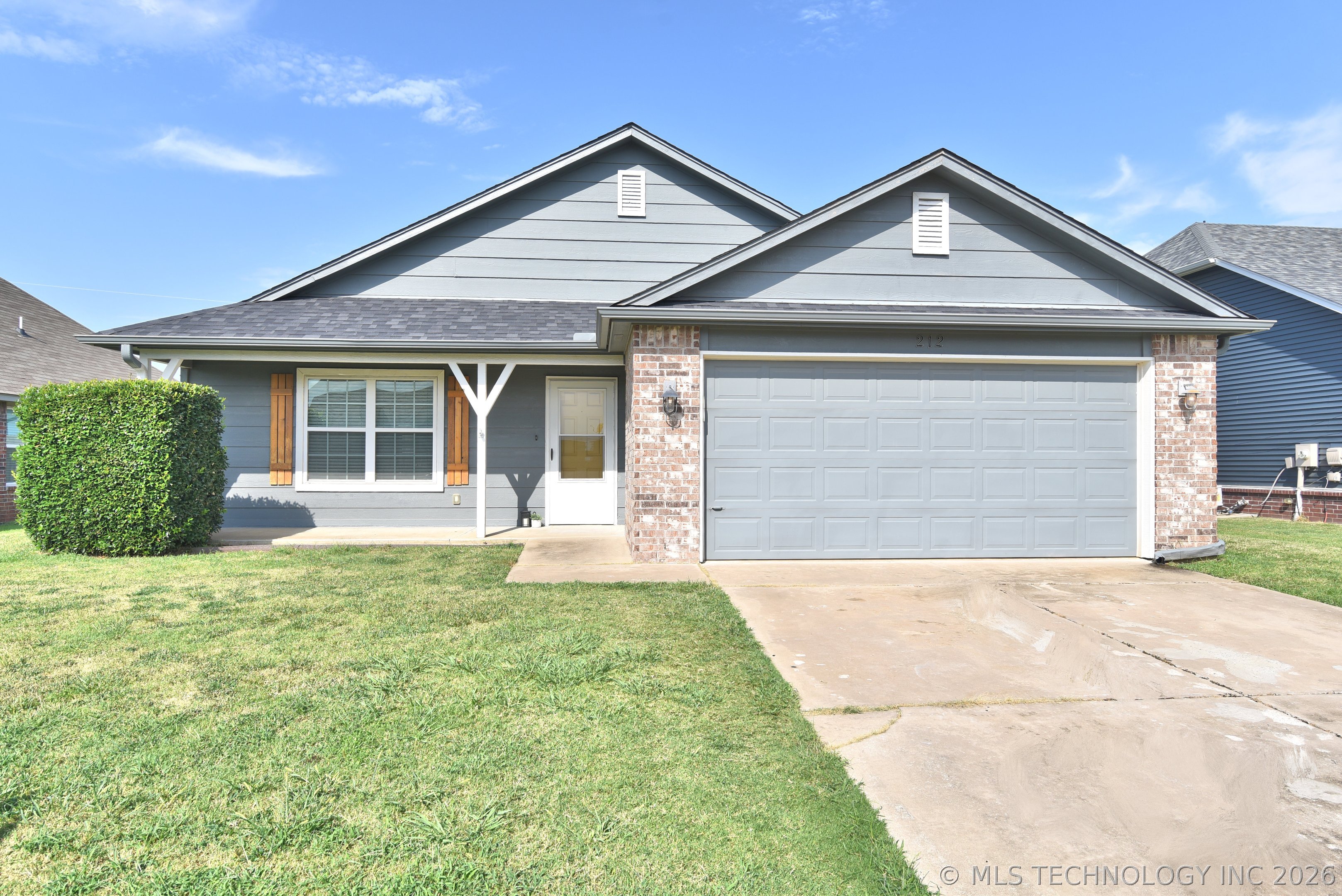 212 Dp Newman Circle — photo