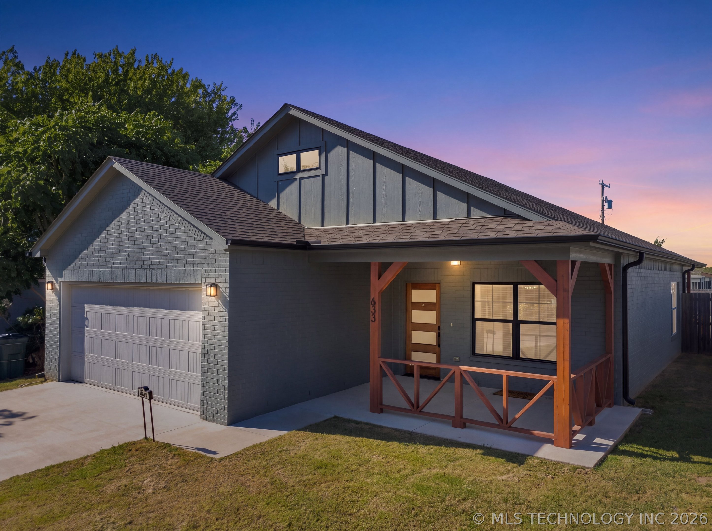 633 E Allen Street — photo
