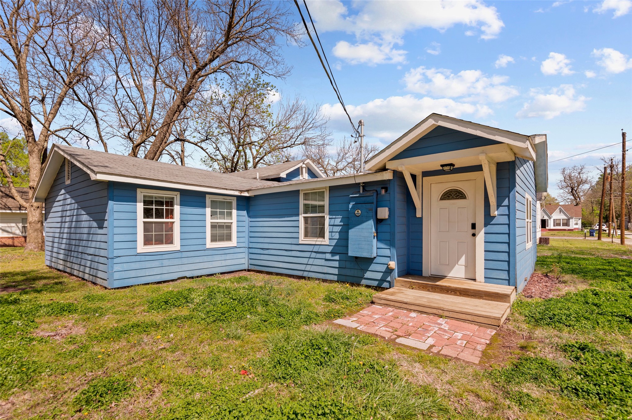 625 W Tahlequah Avenue 1/2 — photo