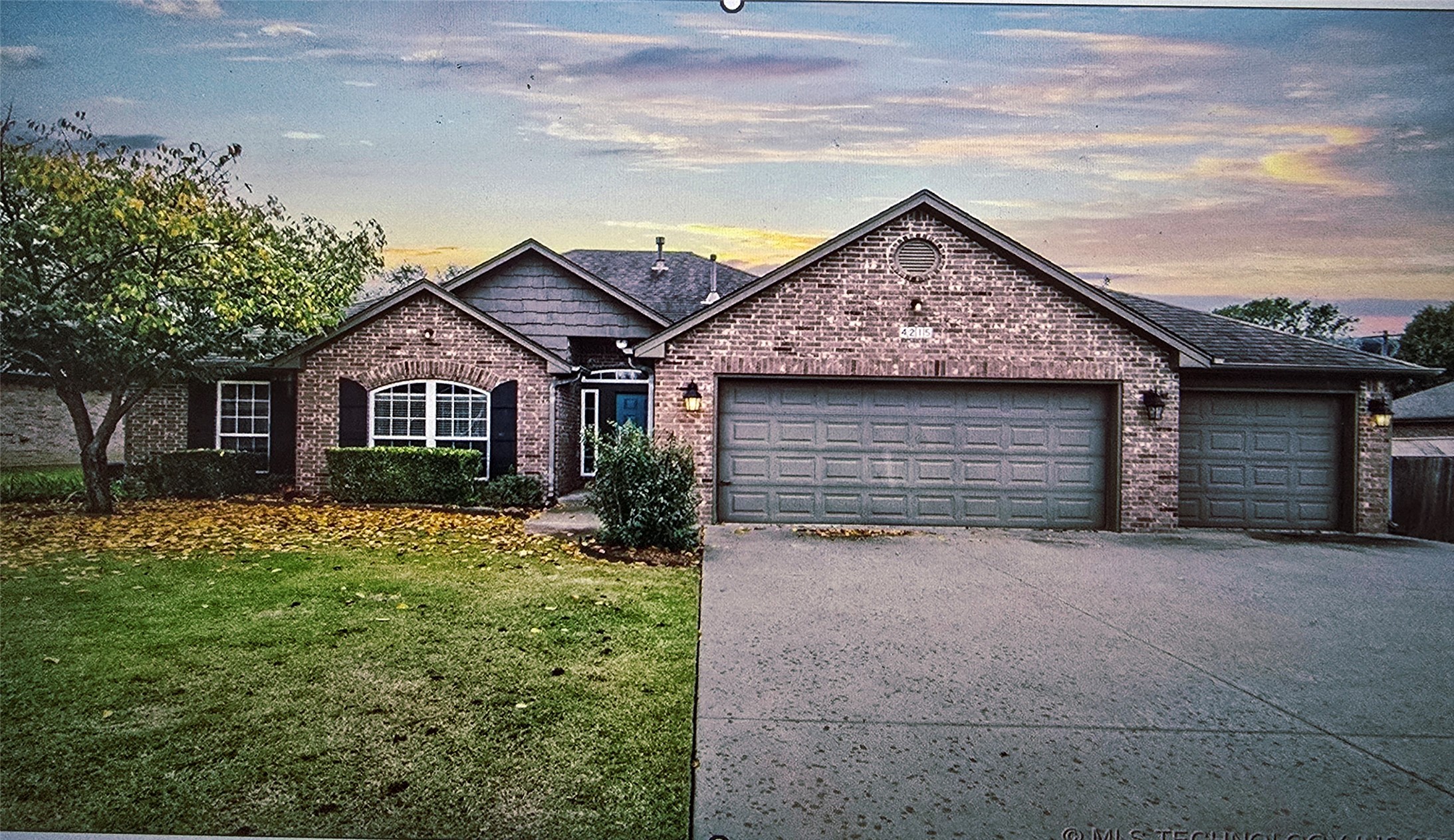 4215 SE Fairview Road — photo