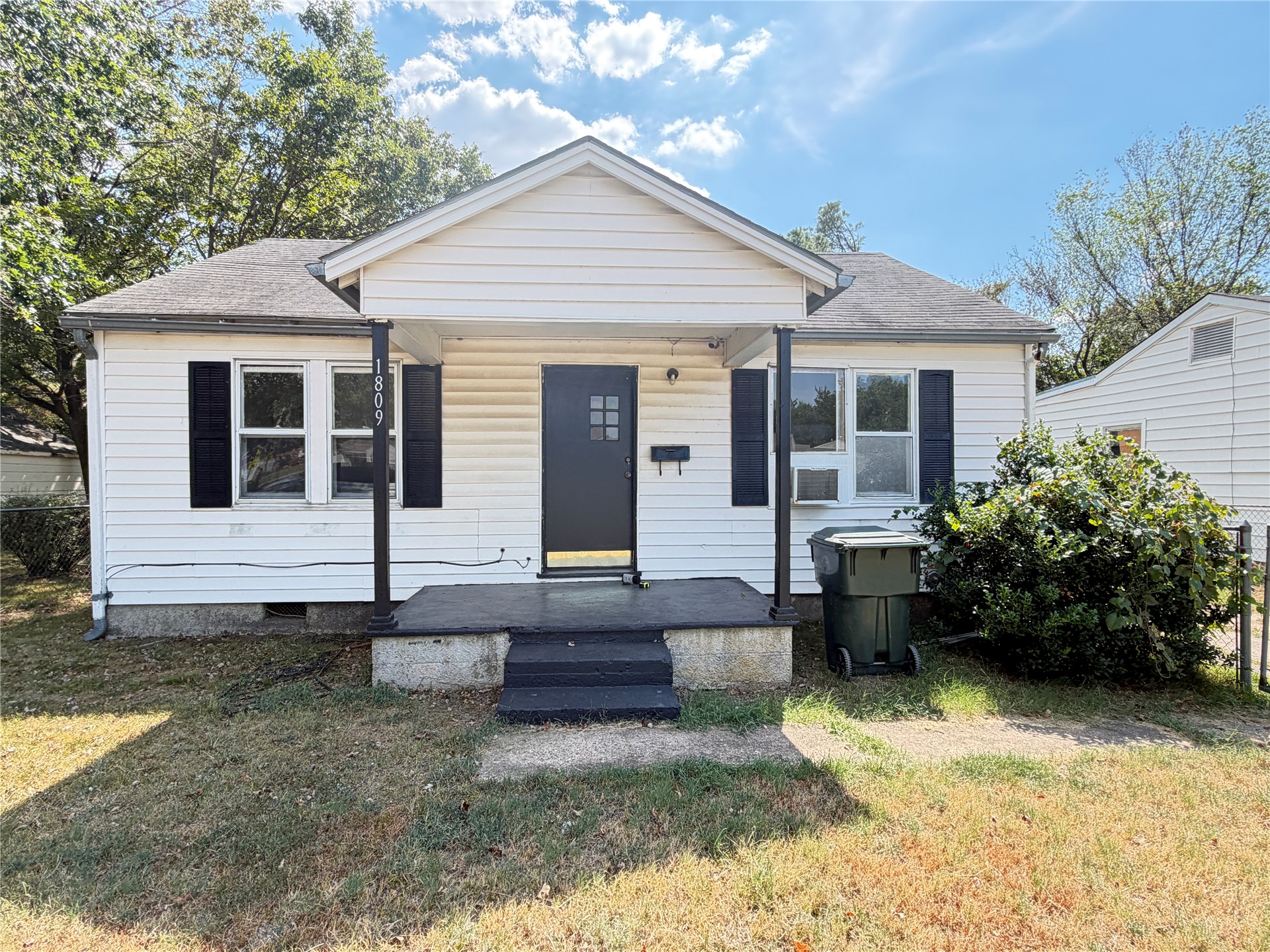 1809 Delaware — photo
