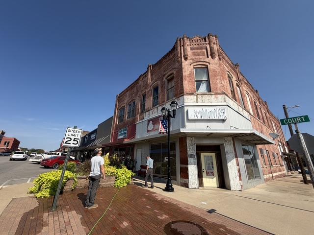 385 E Court Street — photo