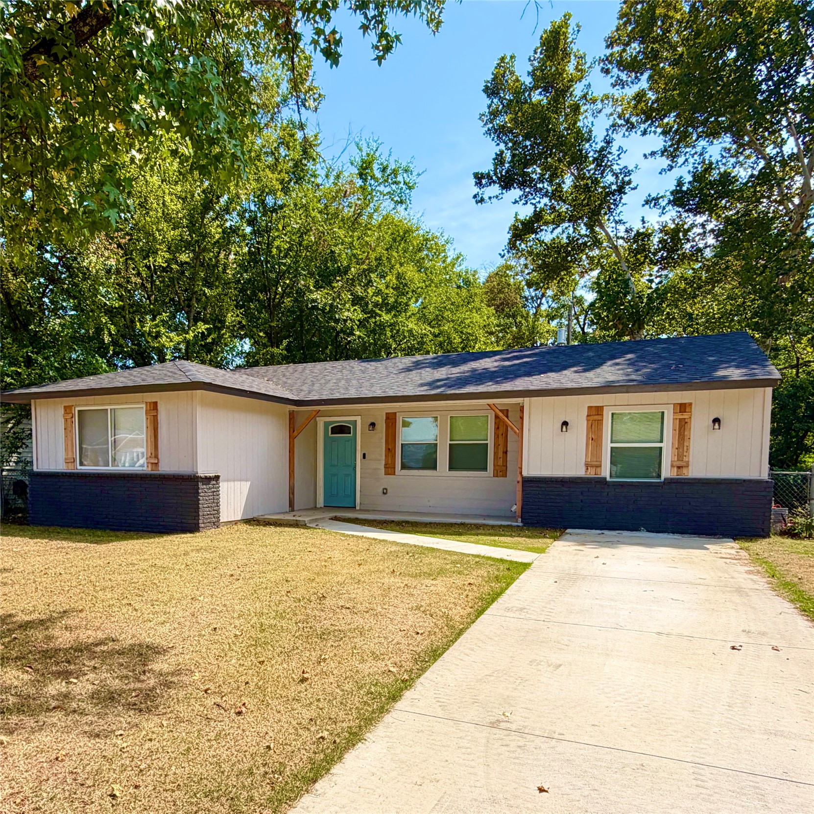 19552 E 1st Place — photo