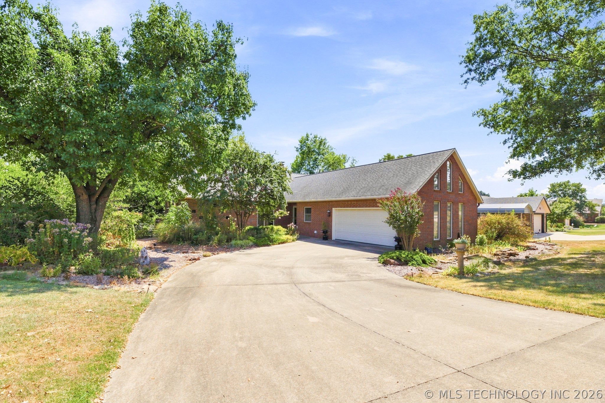 1022 N Douglas Drive — photo