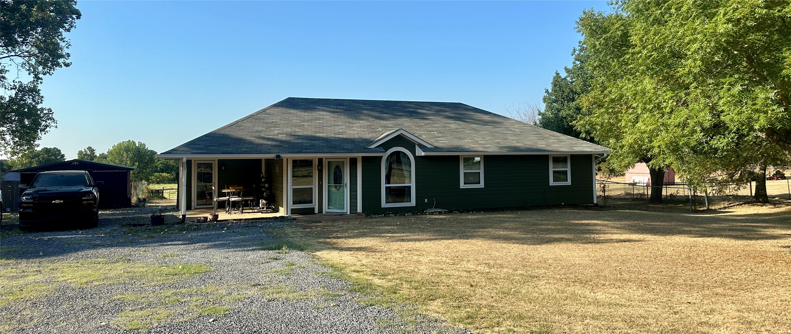 2105 W Mockingbird Lane — photo