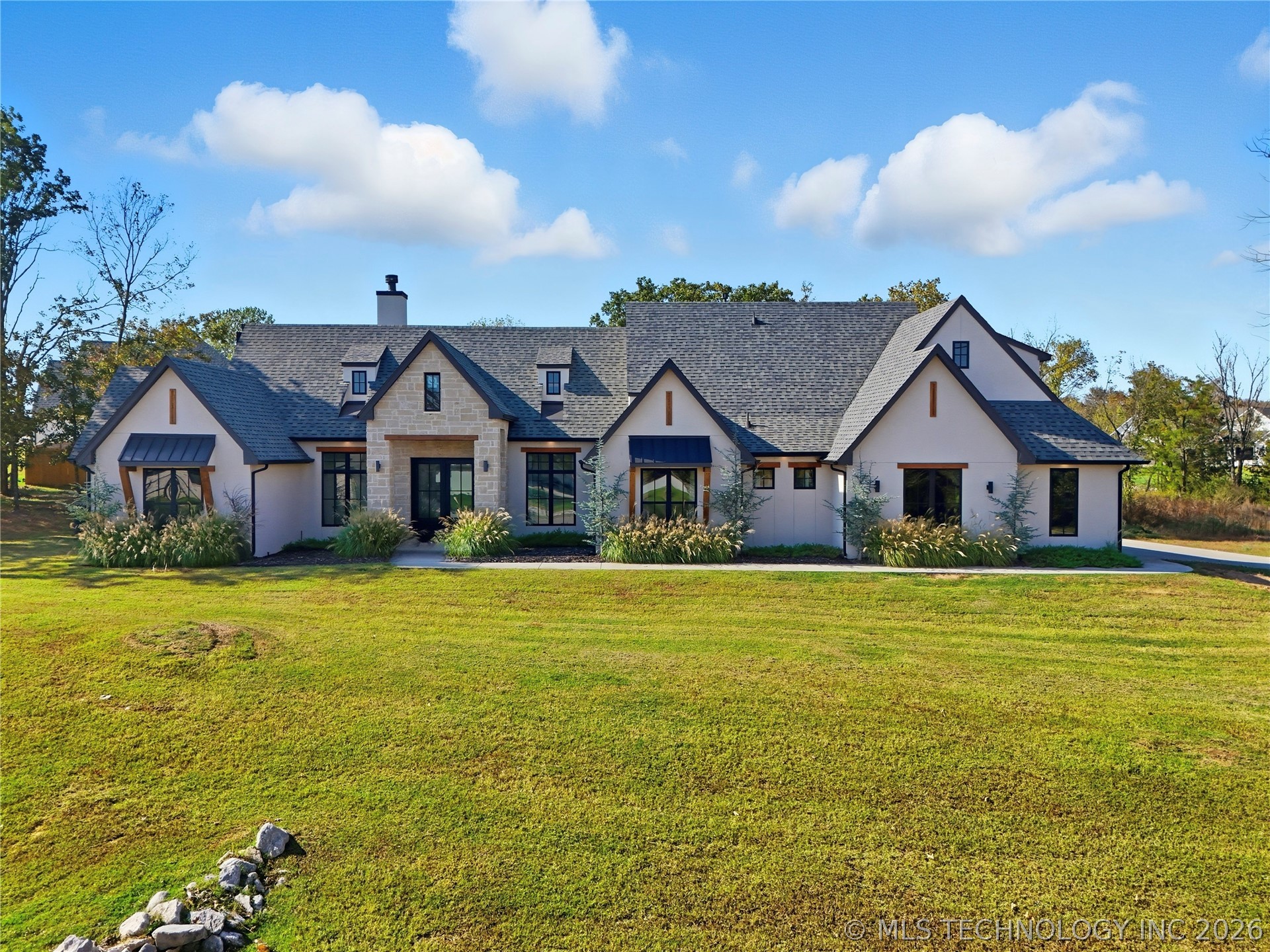2714 Falls Bend Drive — photo