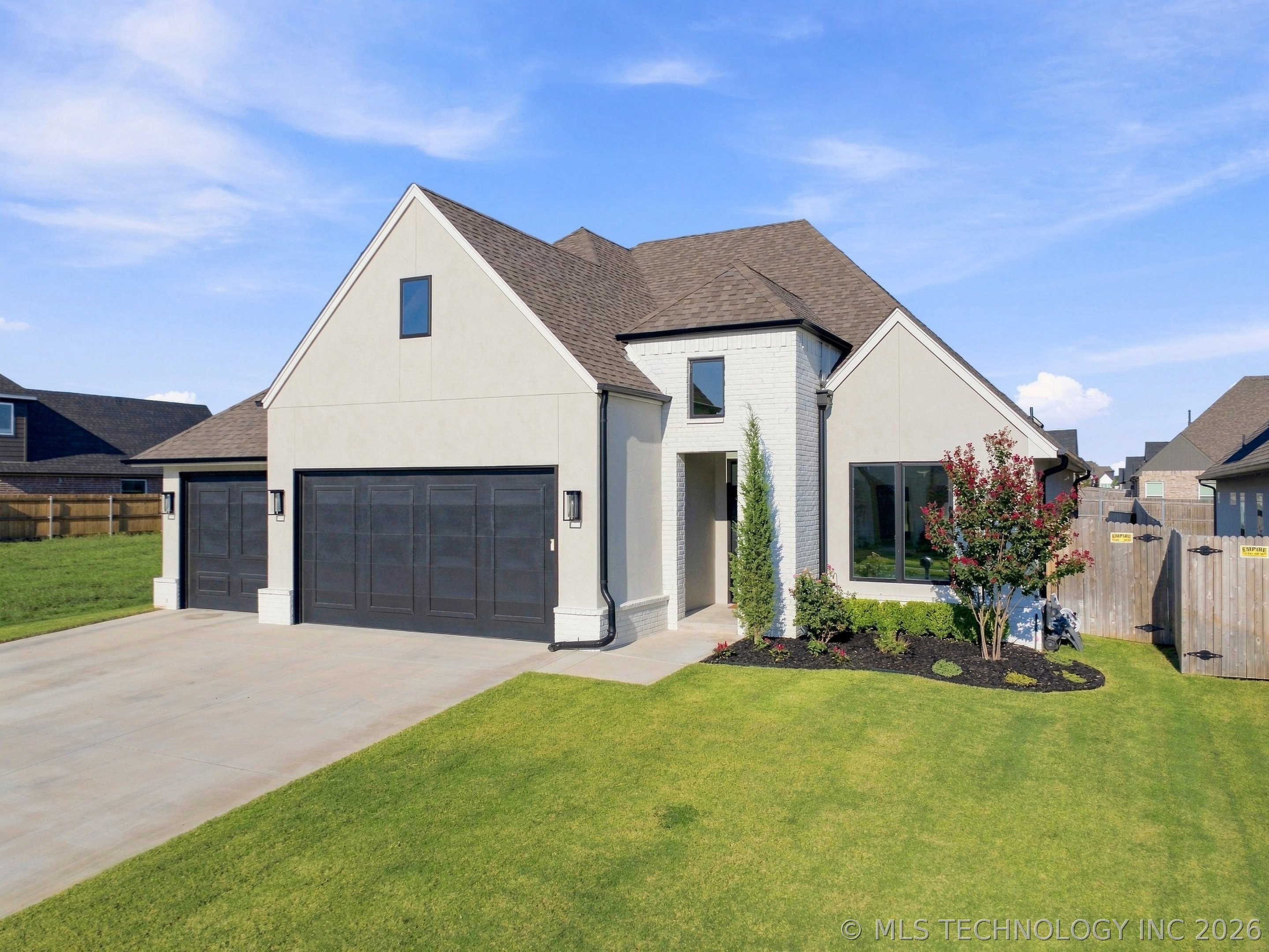 13715 S 20th Place E — photo