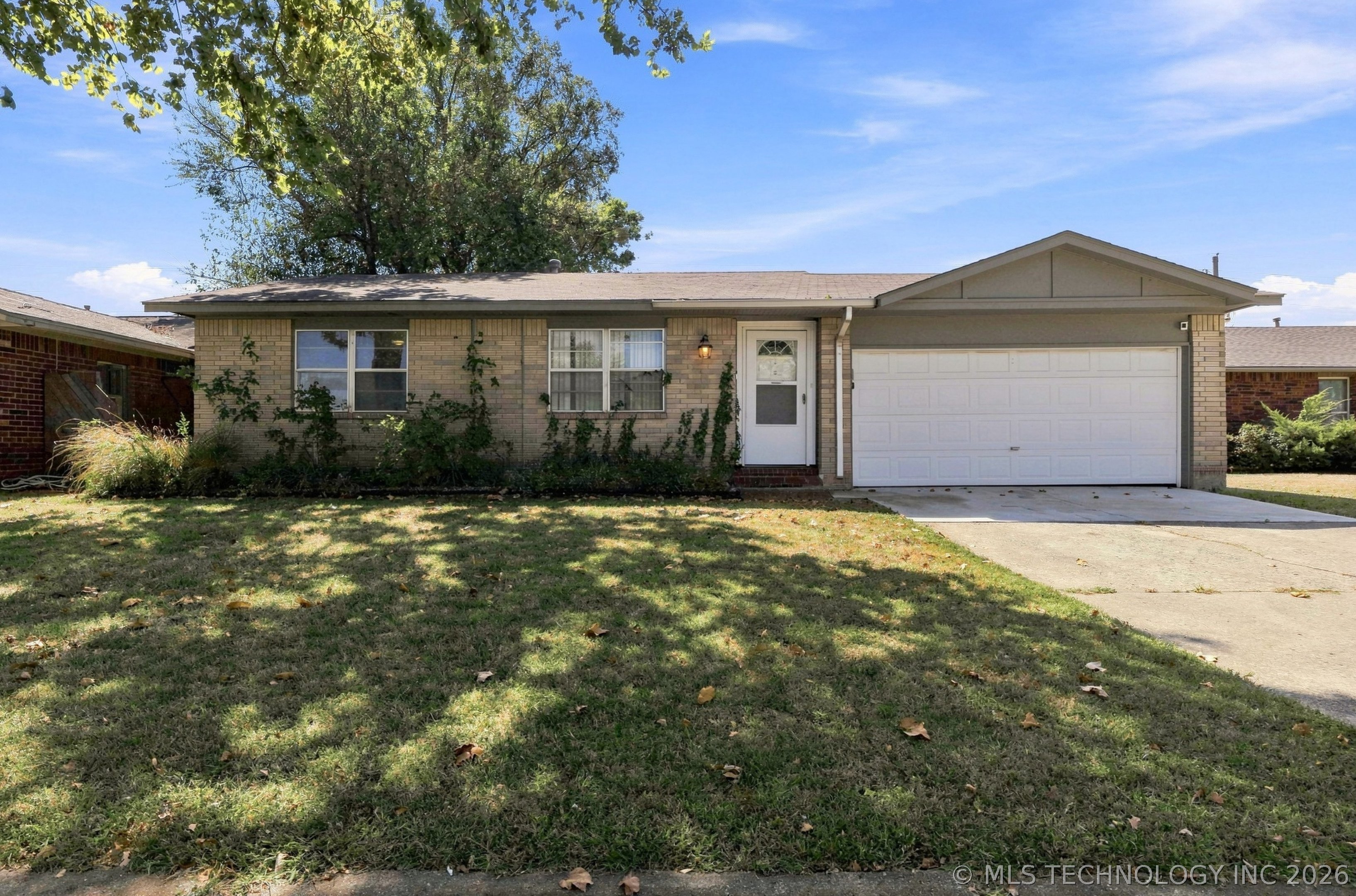 1929 W Vandalia Street — photo