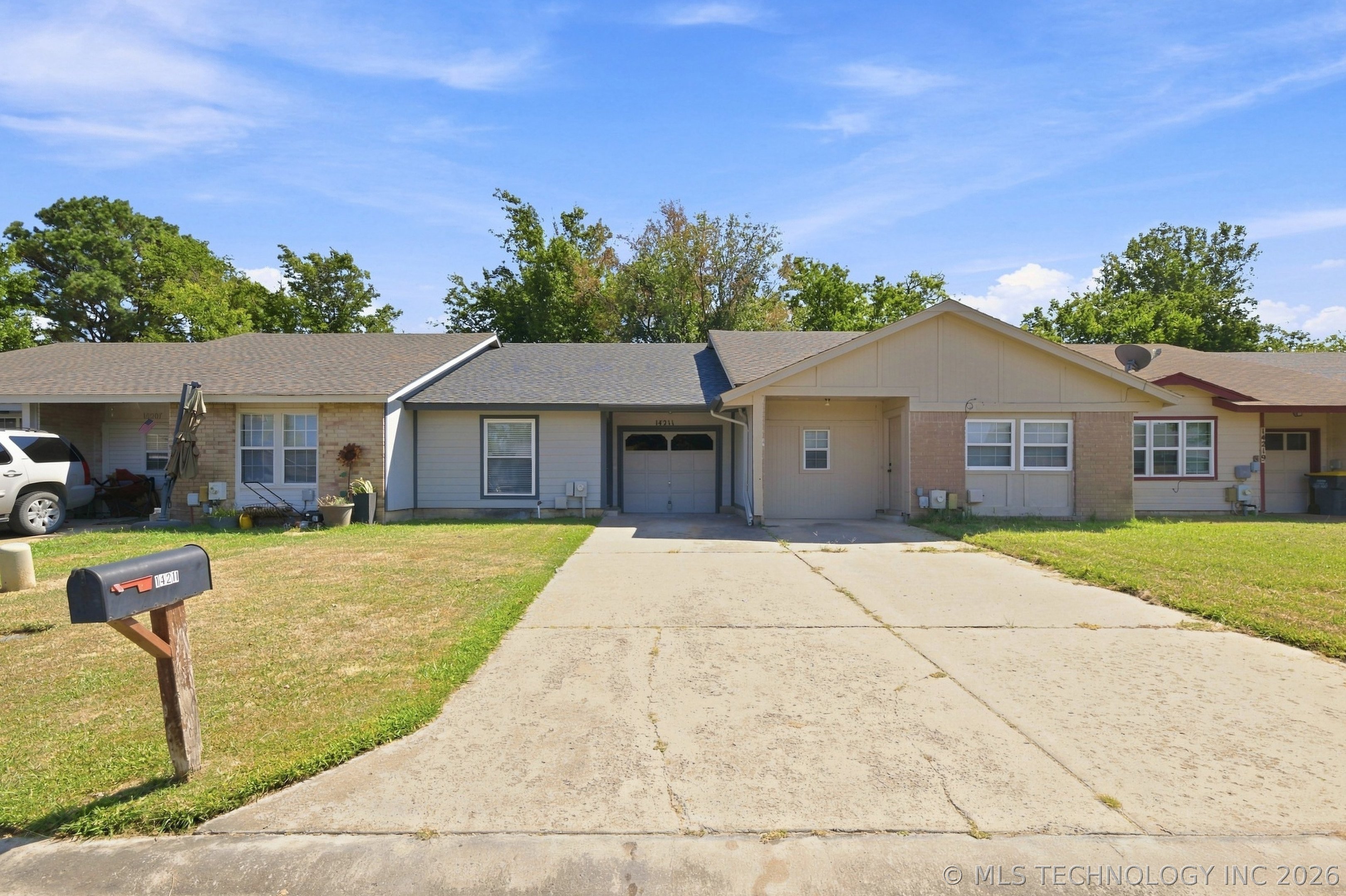 14211 S Hickory Place — photo