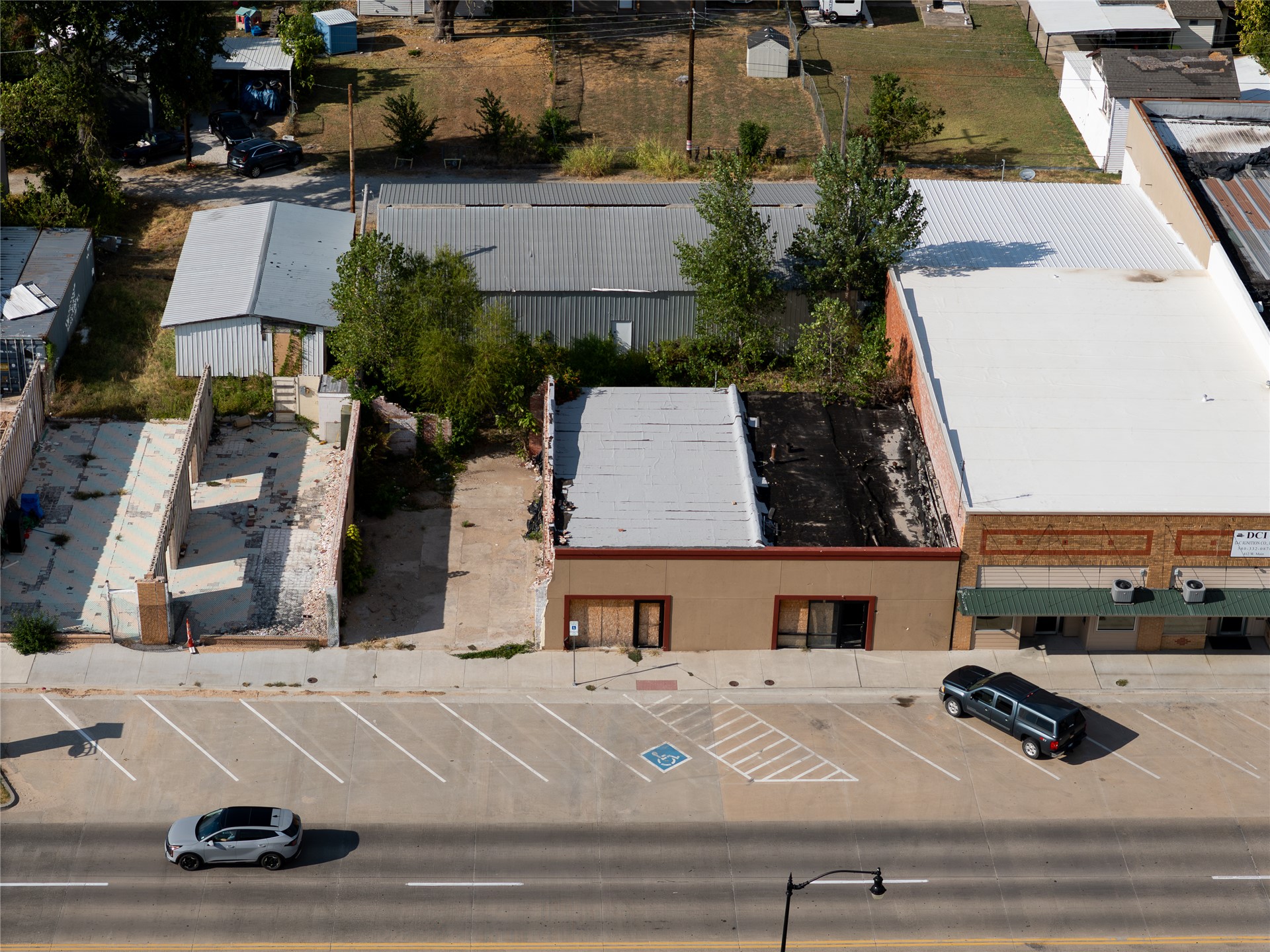 416 W Main — photo