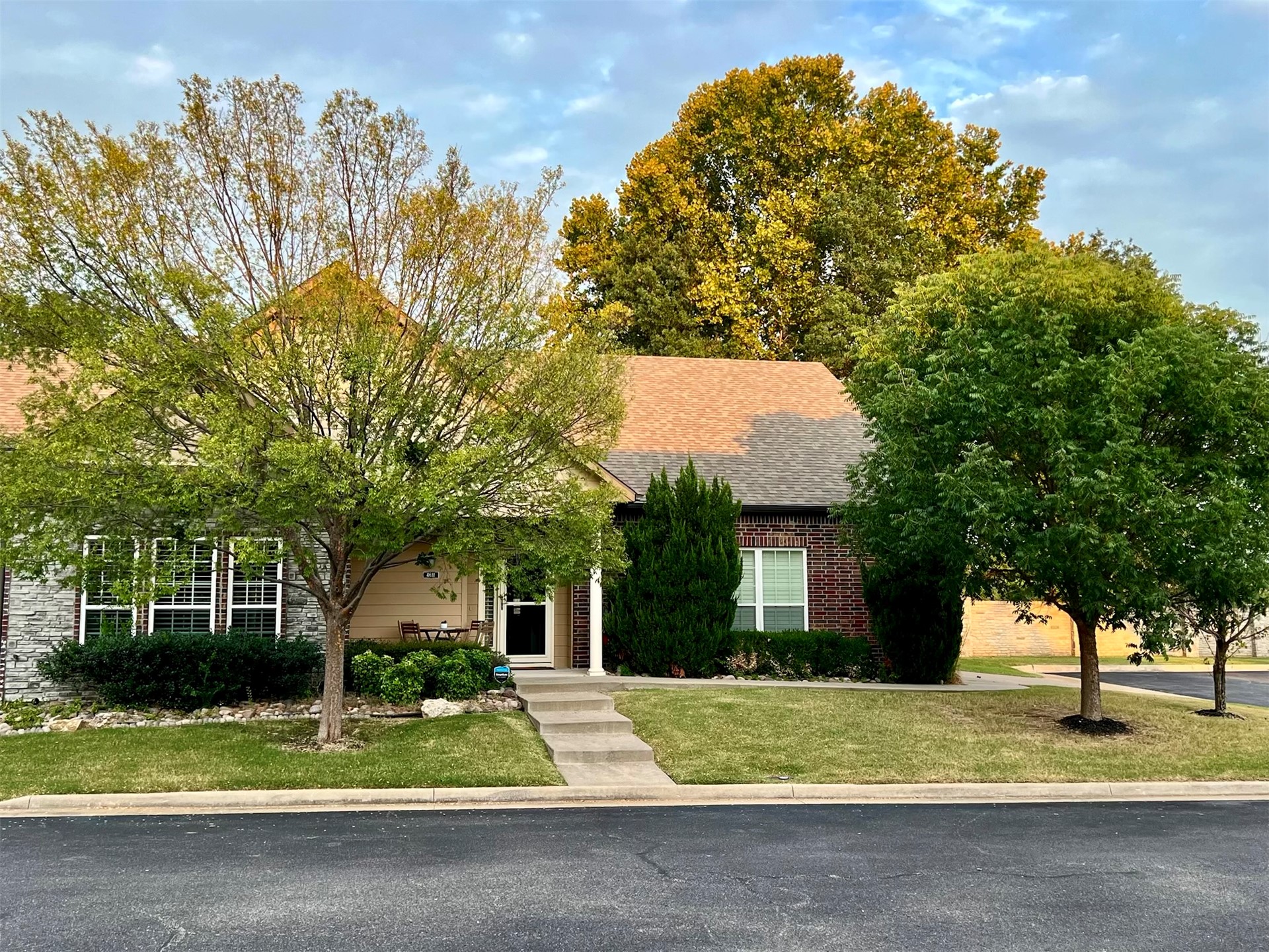 4611 S Royal Dublin Lane — photo