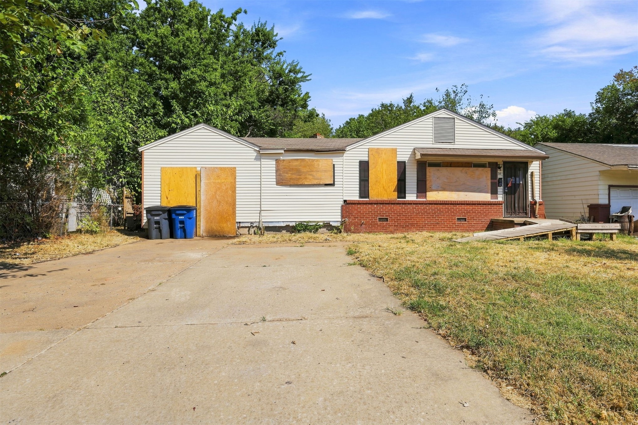 33 E 49th Place N — photo