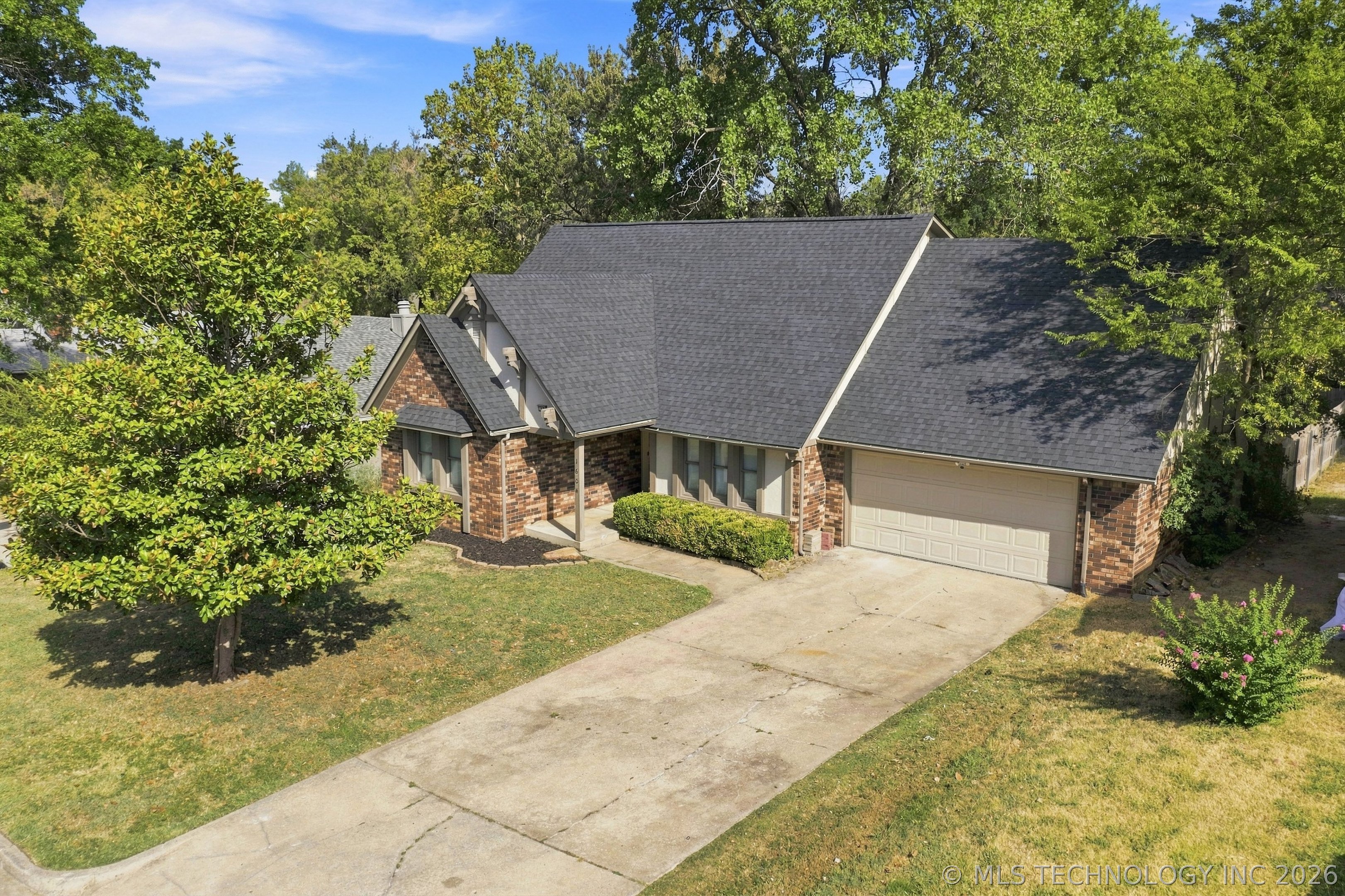 1604 W Pittsburg Street — photo