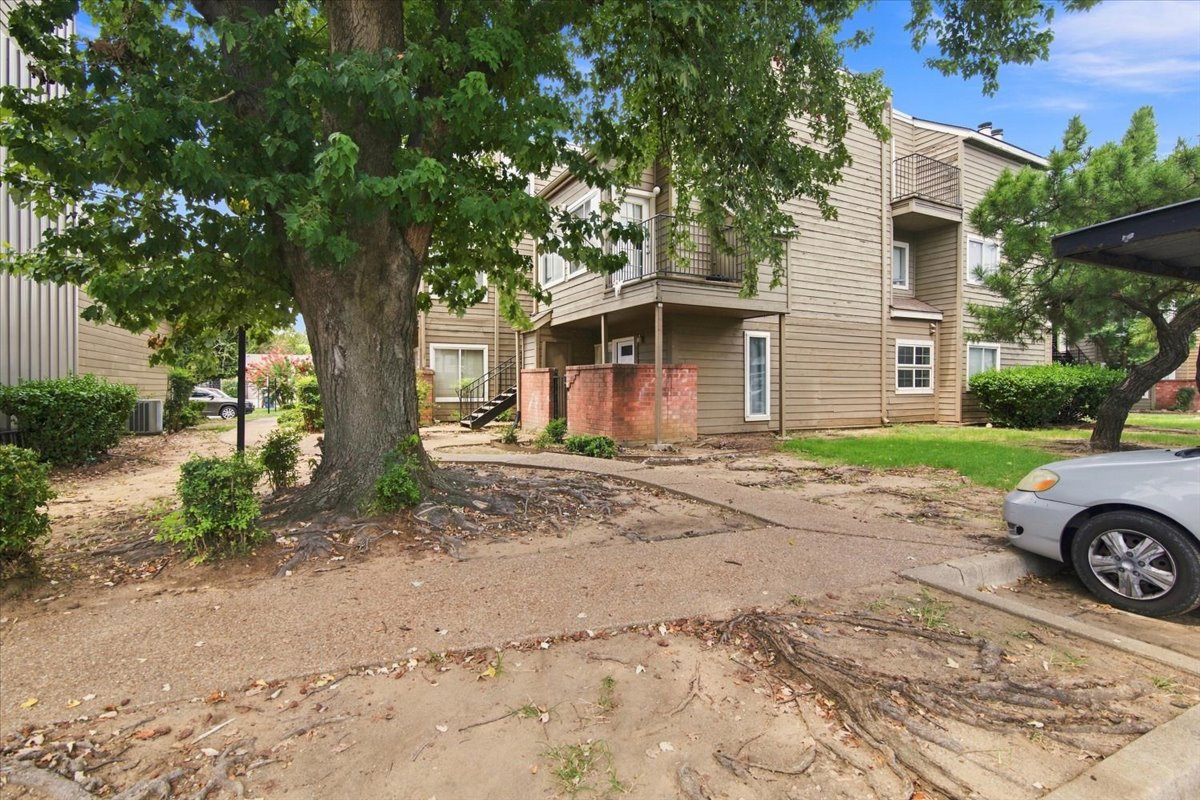 6639 S Victor Avenue #G306 — photo