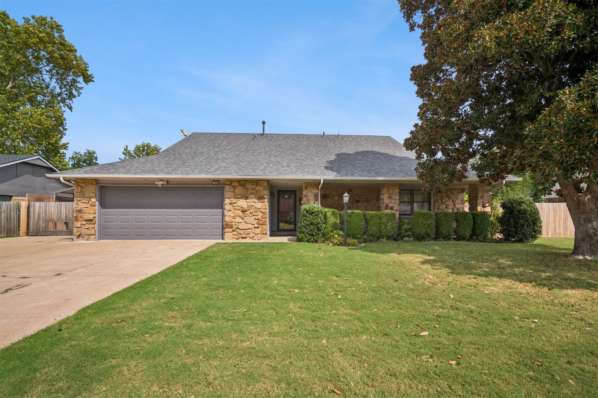 108 W Timberlane Court — photo