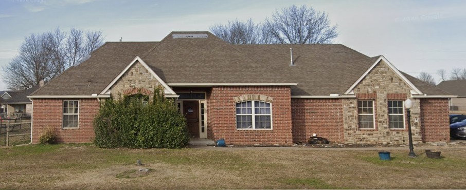 1113 W Dogwood Street — photo