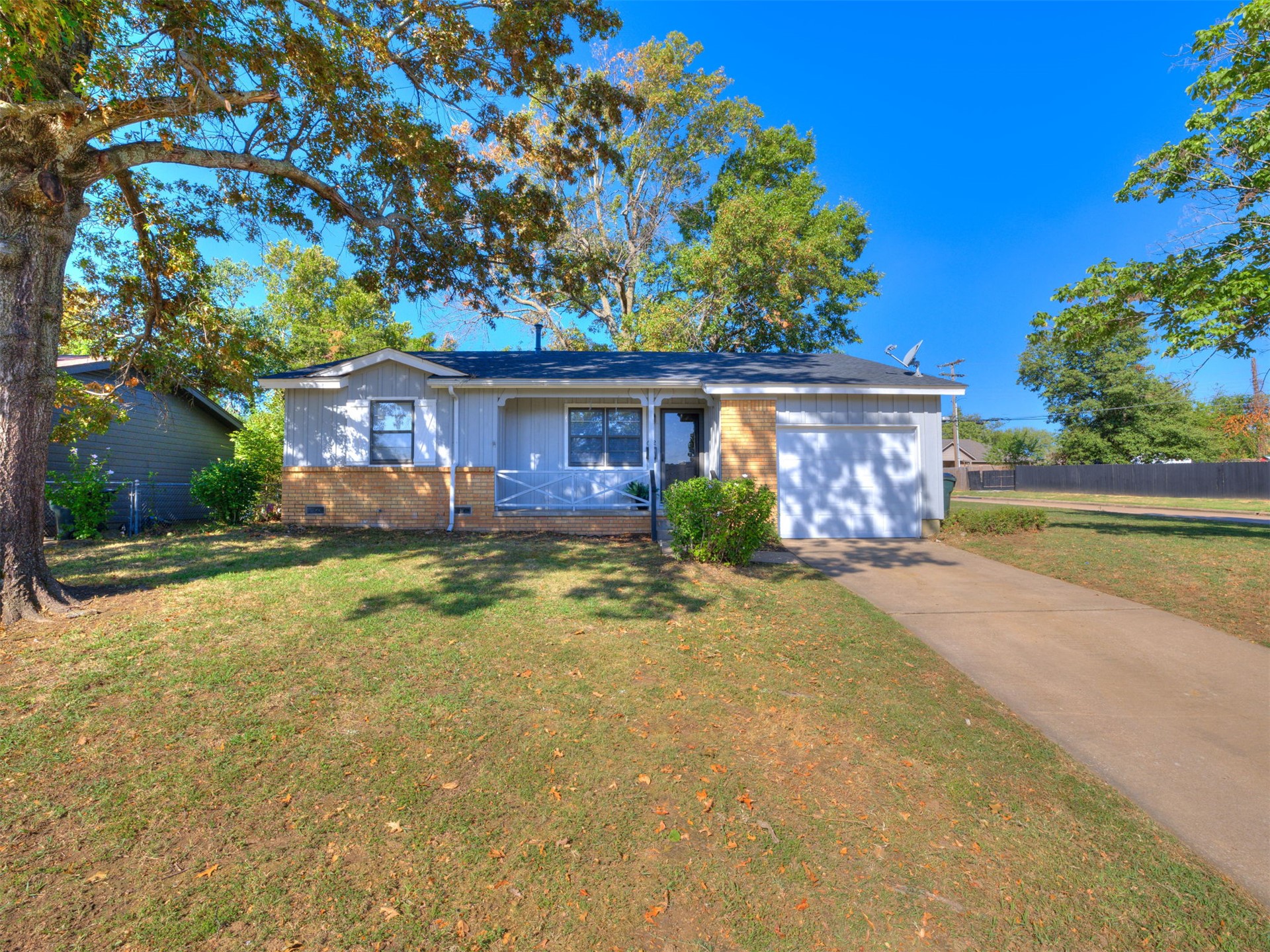 642 N Moccasin Place — photo