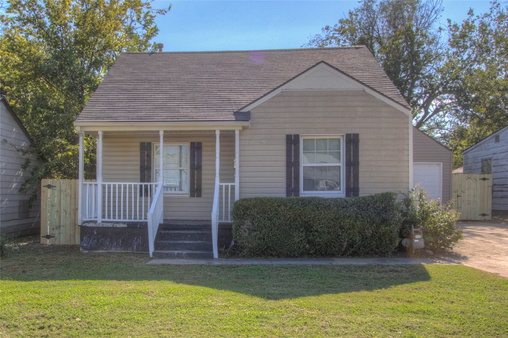 230 E Zion Street — photo