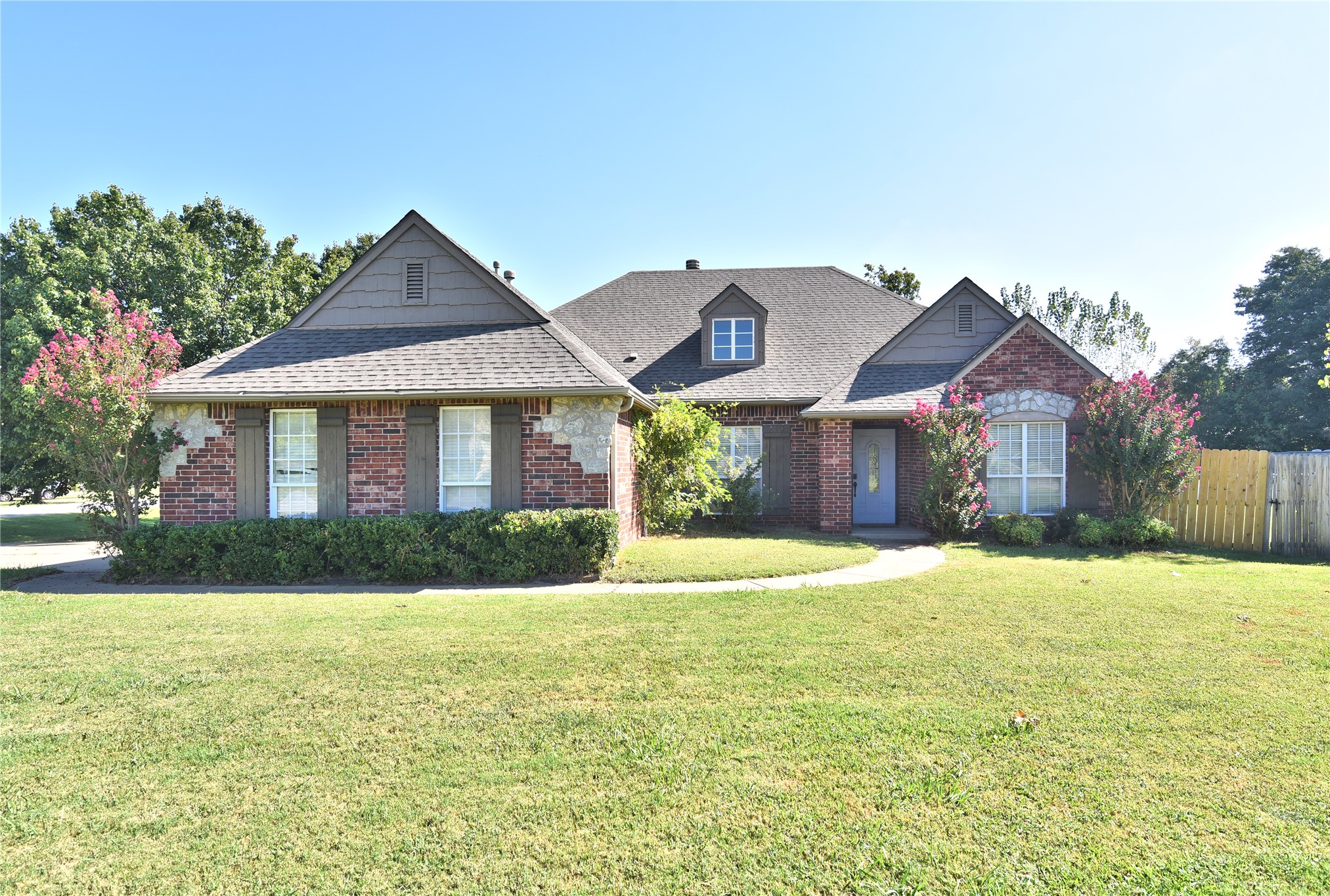 12325 Longhorn Circle — photo