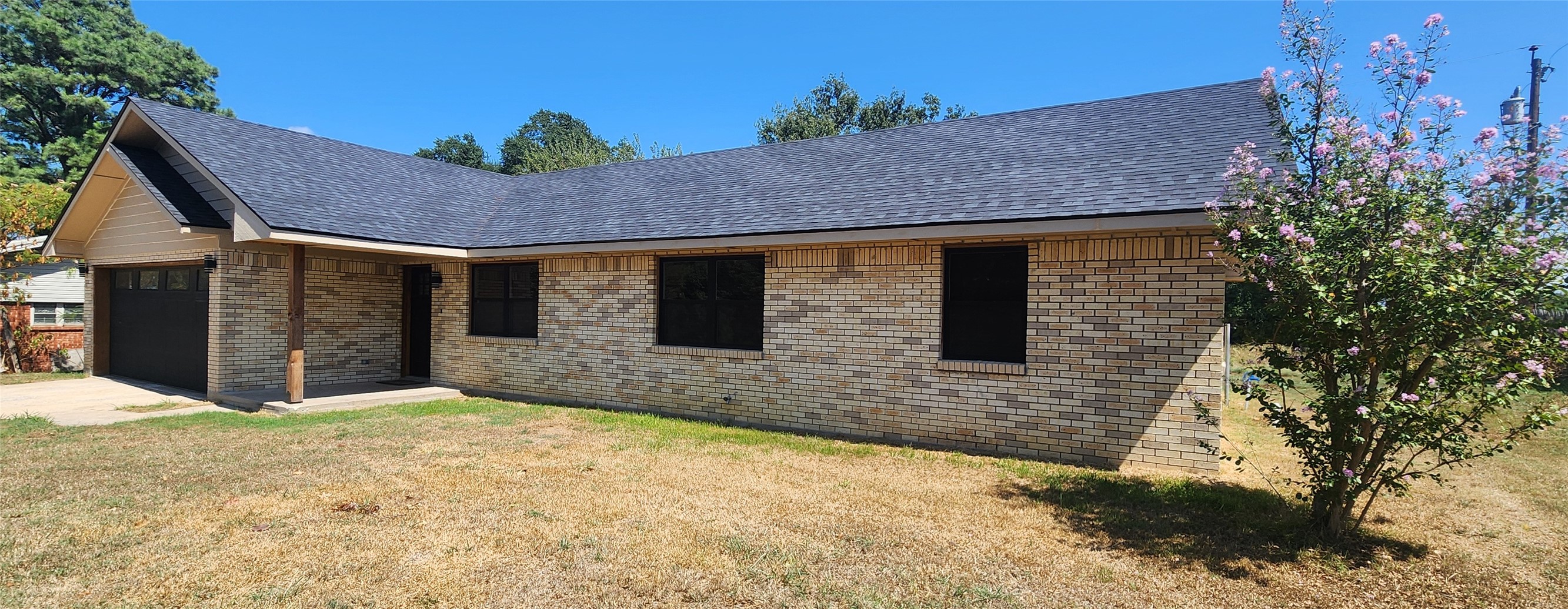 682 N Hickory Street — photo