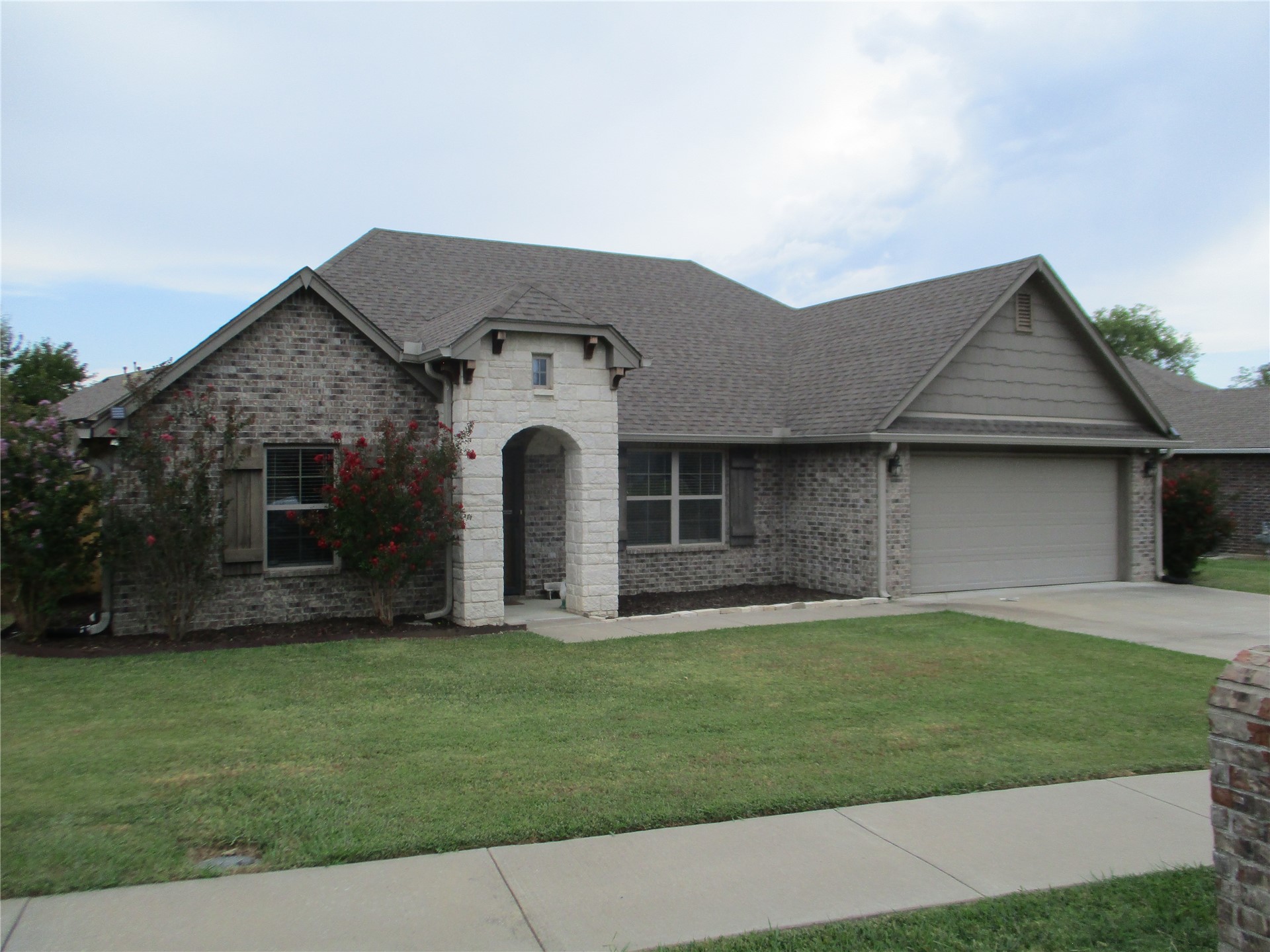 1008 Midway Road — photo