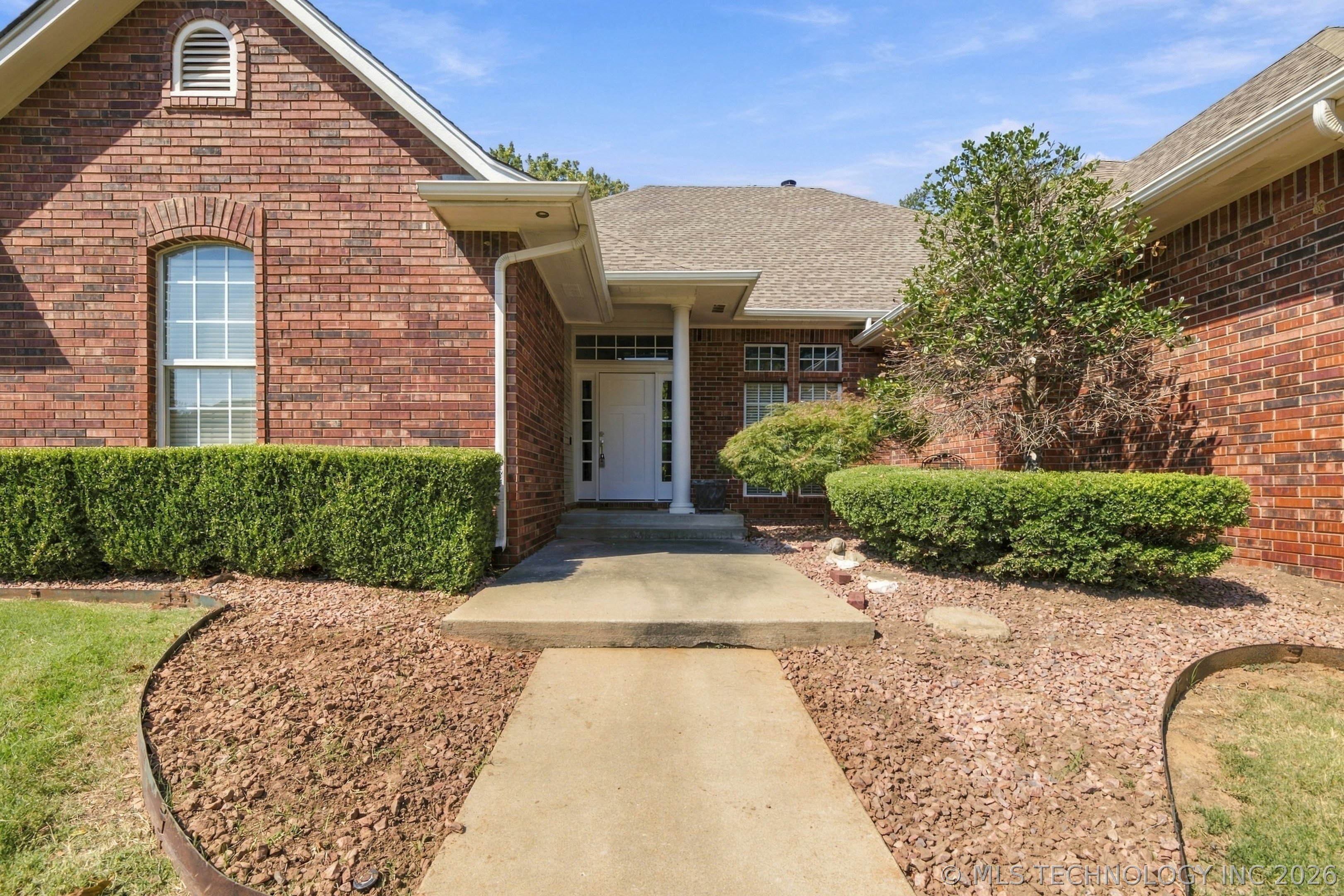 3105 Chelsea Lane — photo
