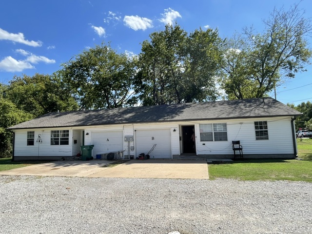 409 S Maple Street — photo