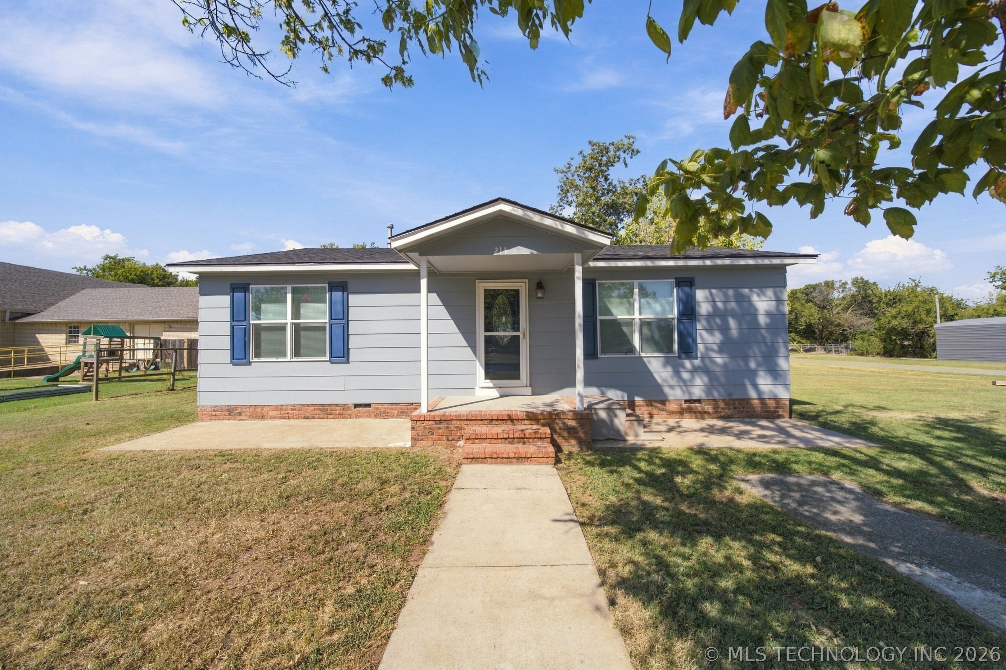 214 N Hughes Street — photo