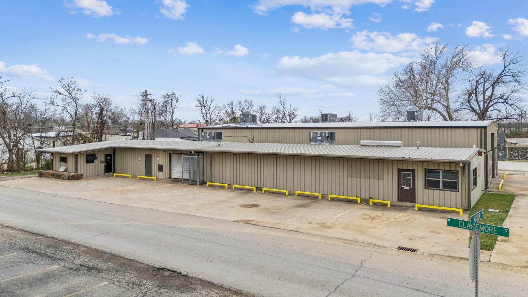 421 W Claremore Street — photo