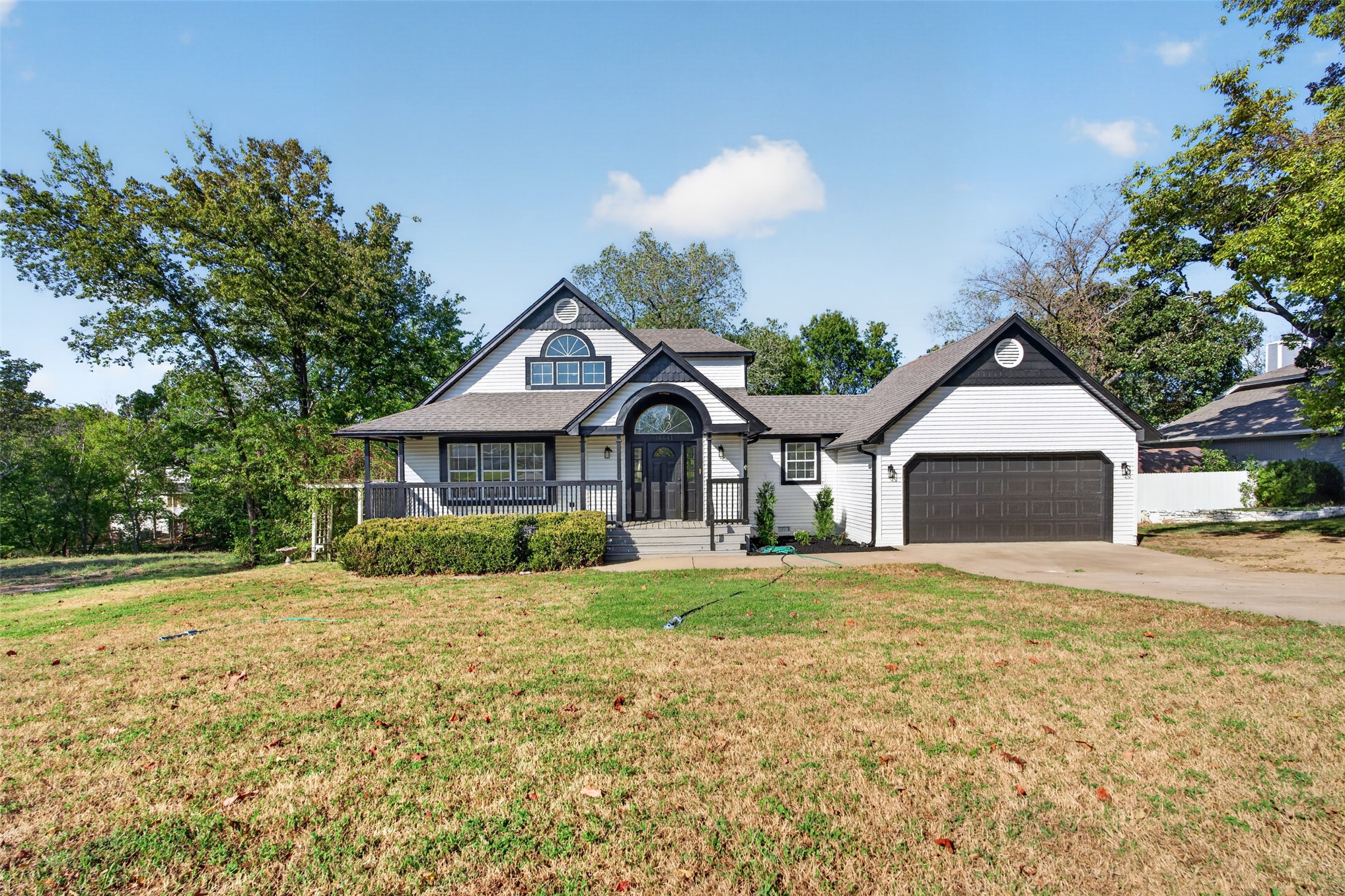18641 Woodbriar Lane — photo