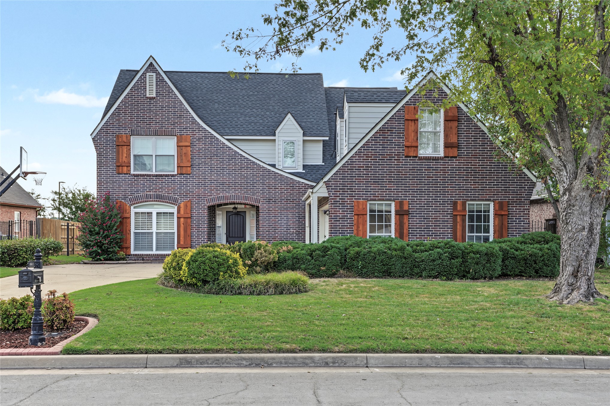 8511 S 100th Place E — photo