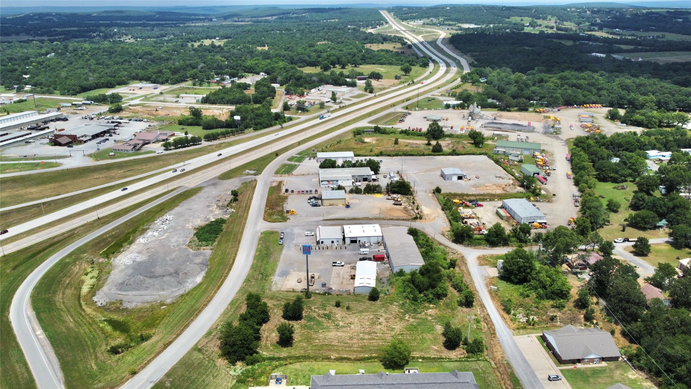 2046 N George Nigh Expressway — photo