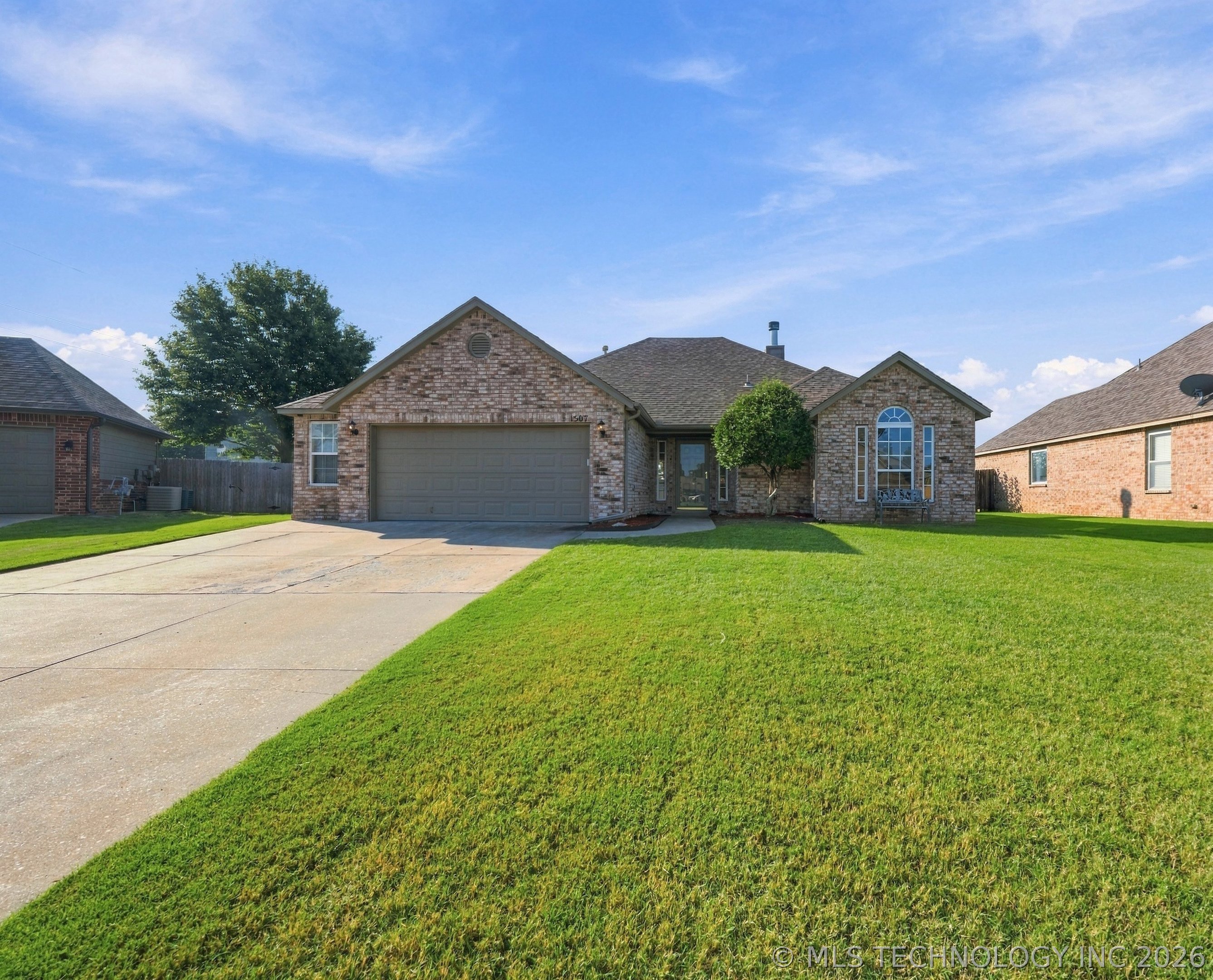 1507 W Vicksburg Place — photo