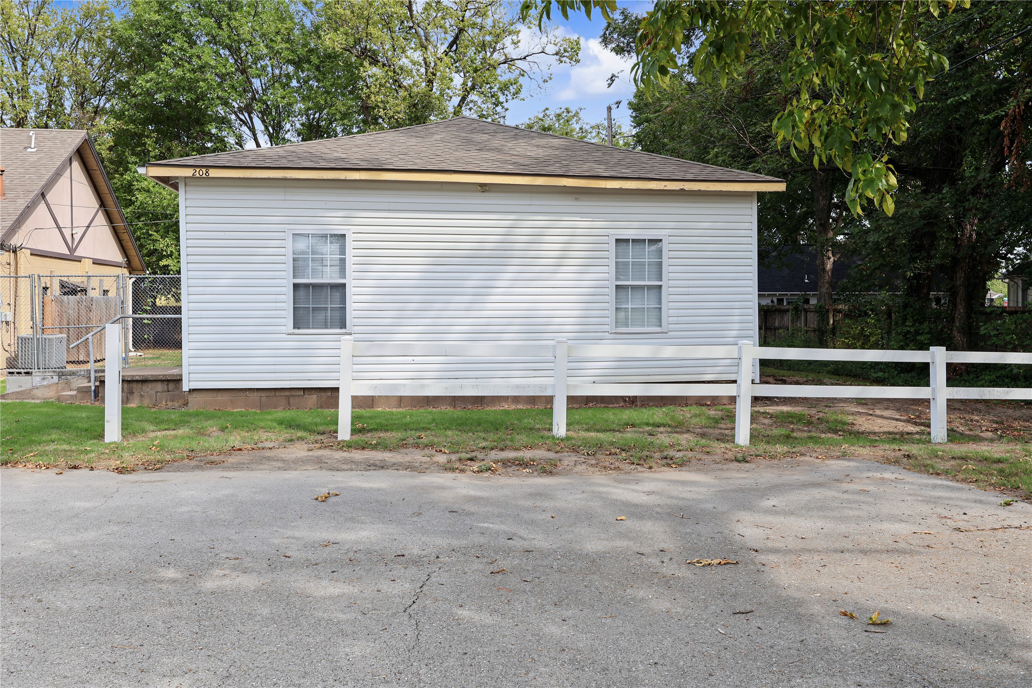 208 E 3rd Street, Skiatook, OK 74070 — photo 2