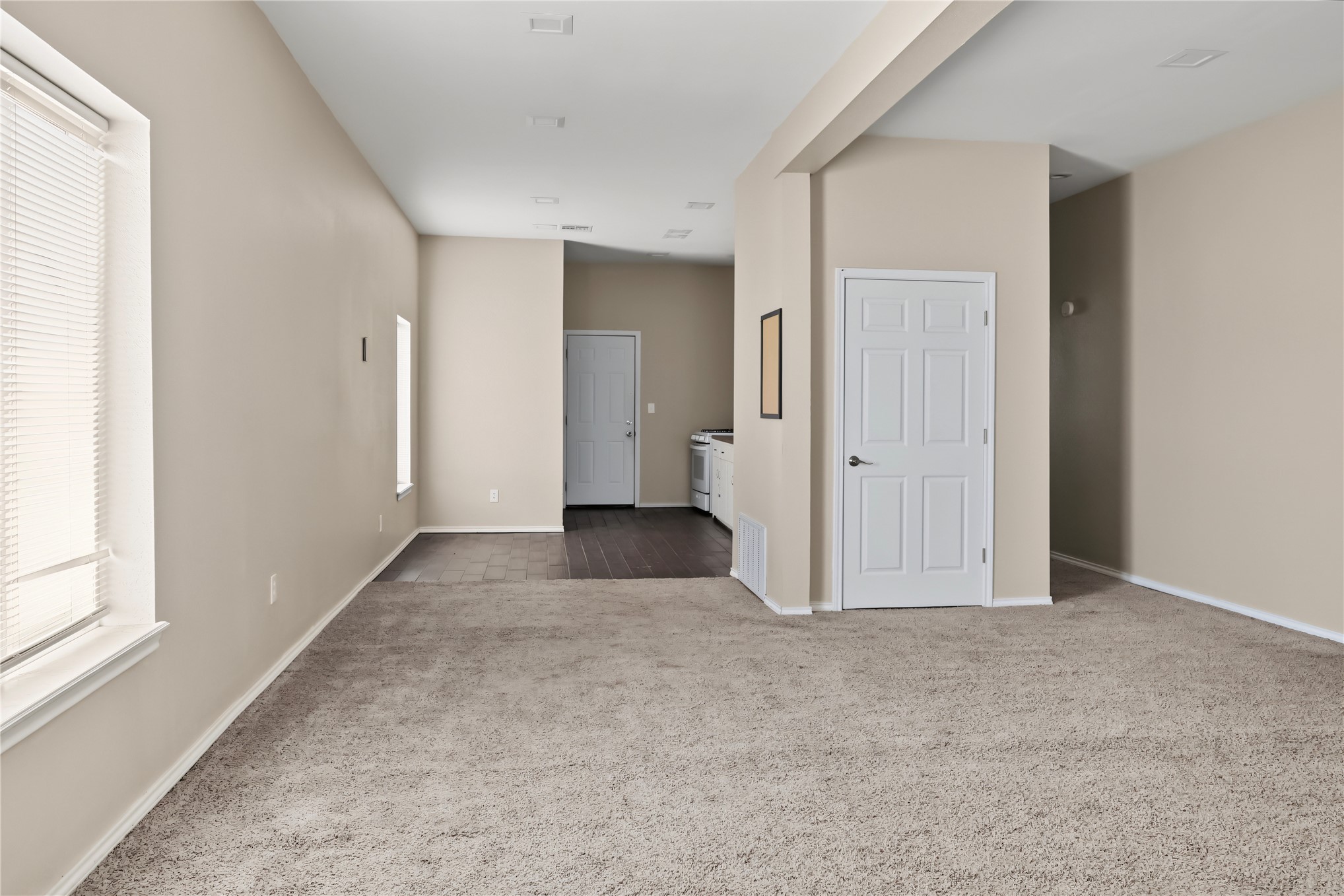 208 E 3rd Street, Skiatook, OK 74070 — photo 3