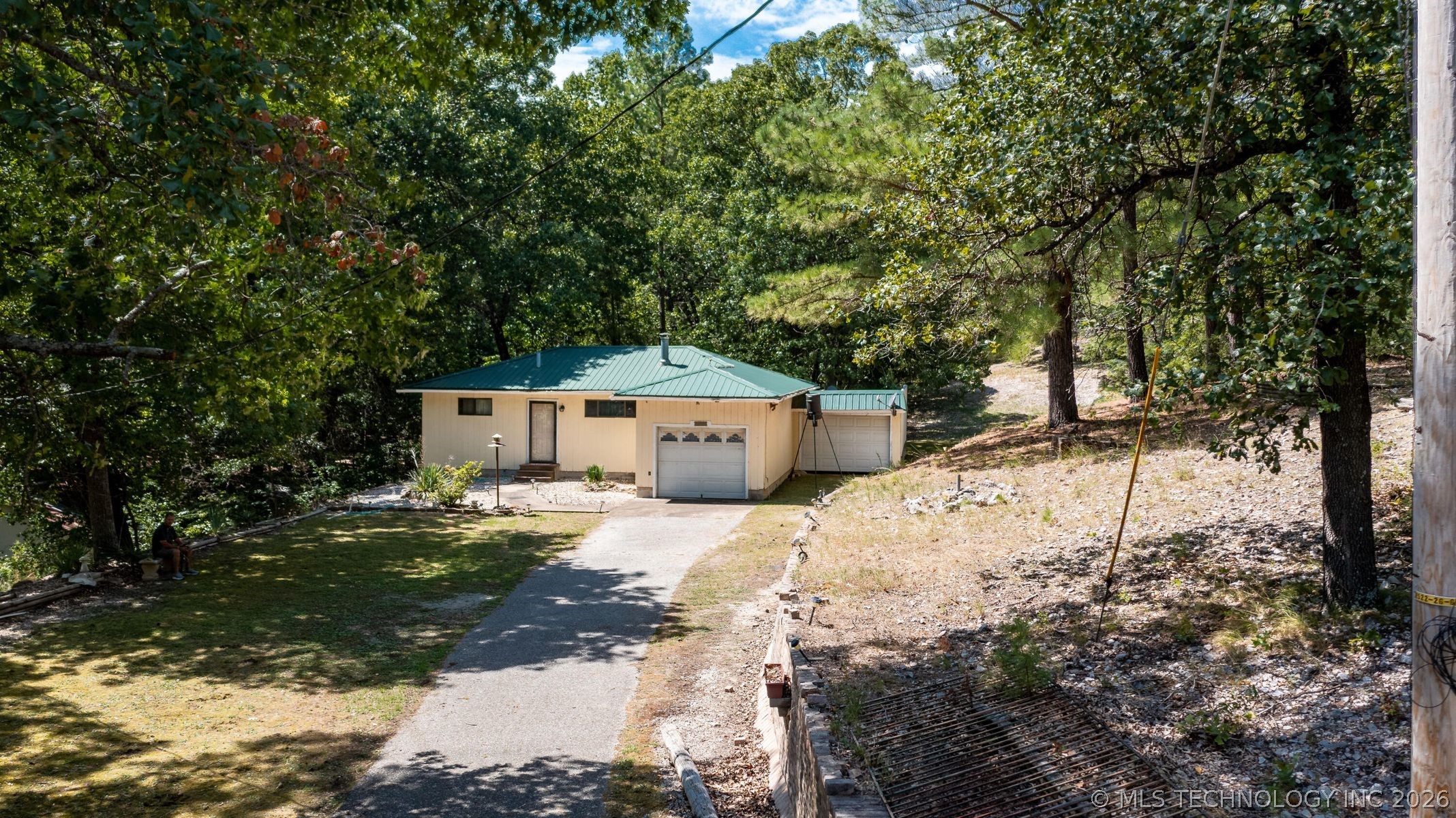 100 Skyline Drive — photo