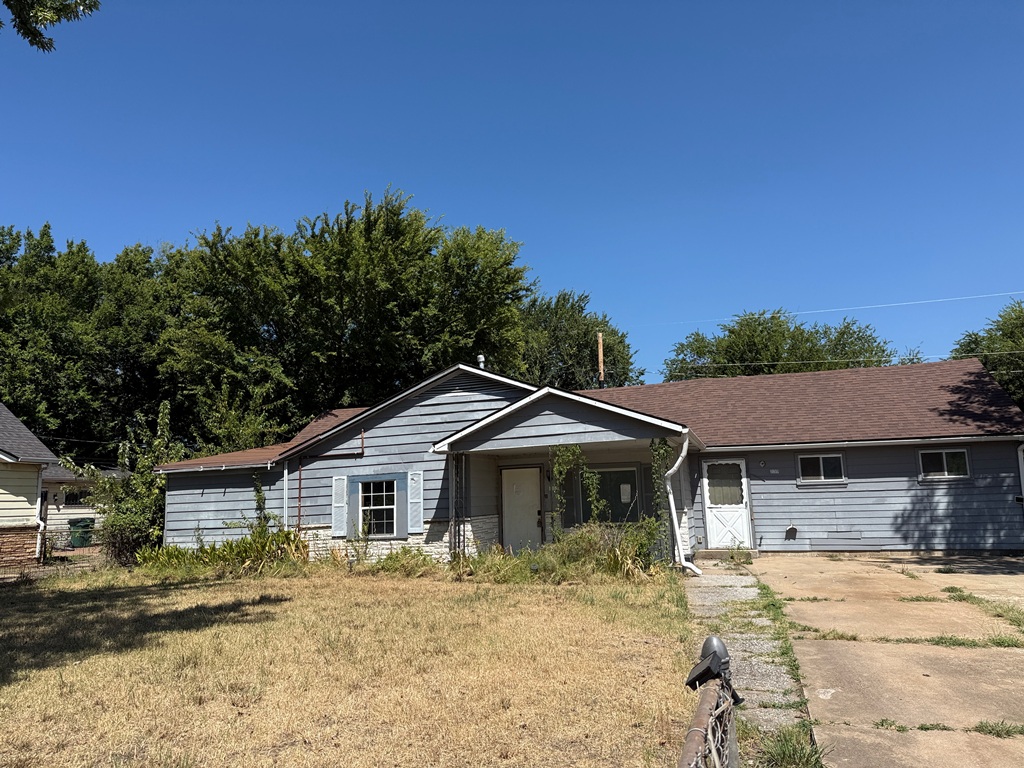 239 E Woodrow Street — photo