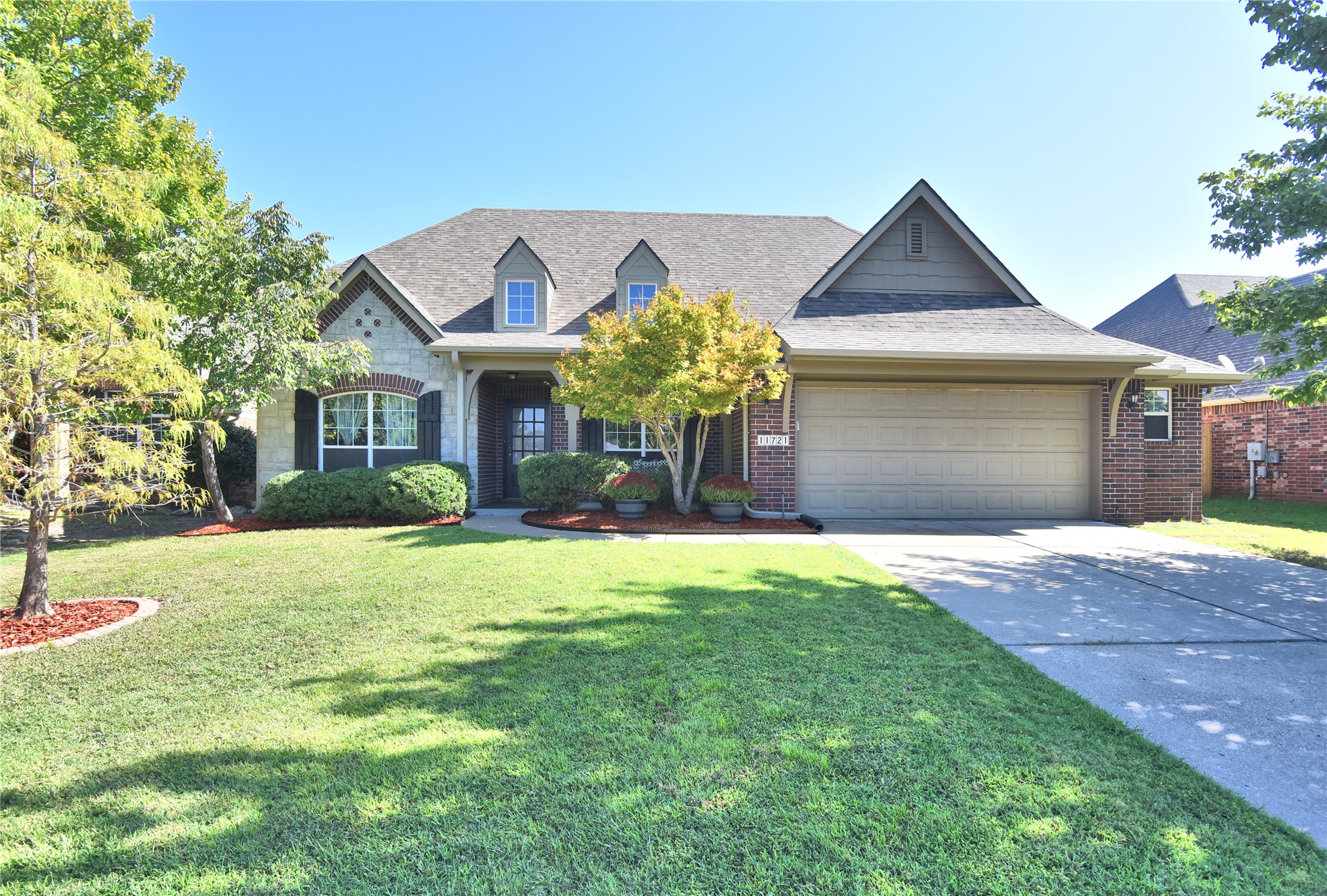 11721 Vine Place — photo