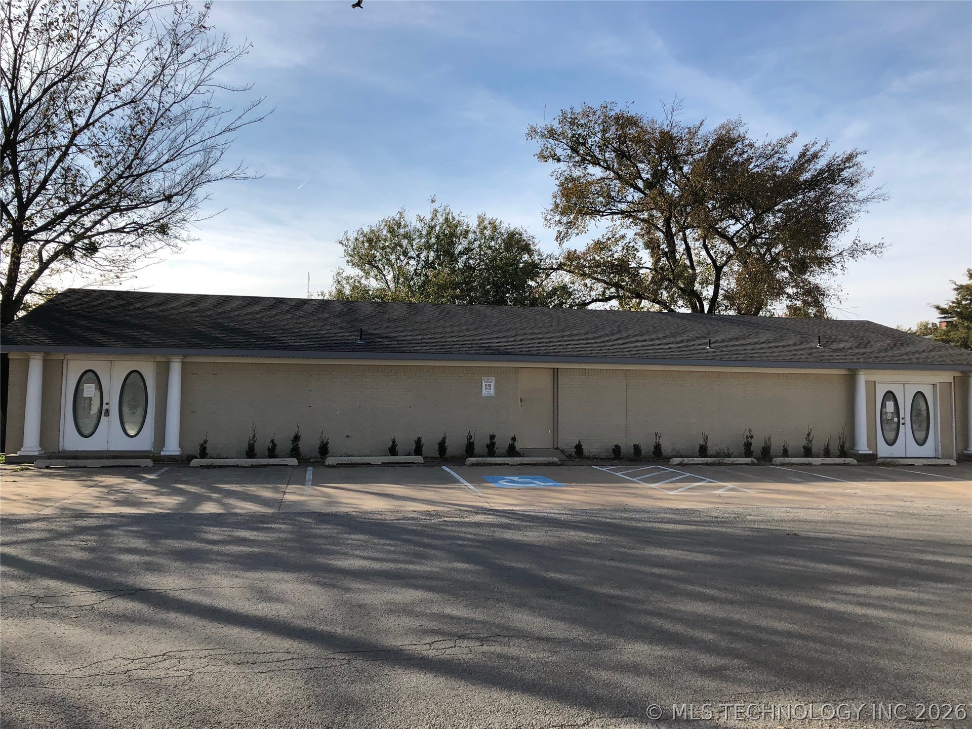 101 N McCracken — photo
