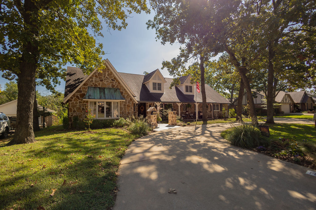 1010 N Faulkner Place — photo