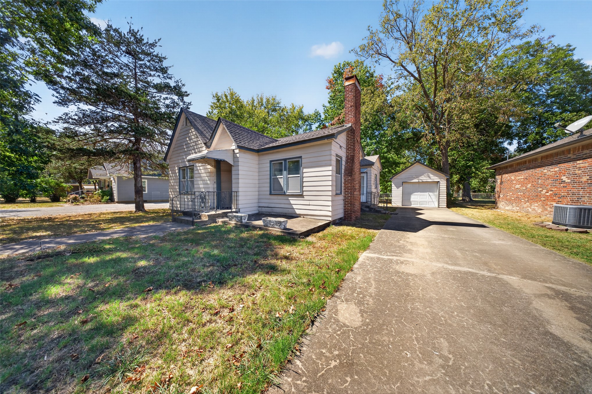 114 N Coo Y Yah — photo