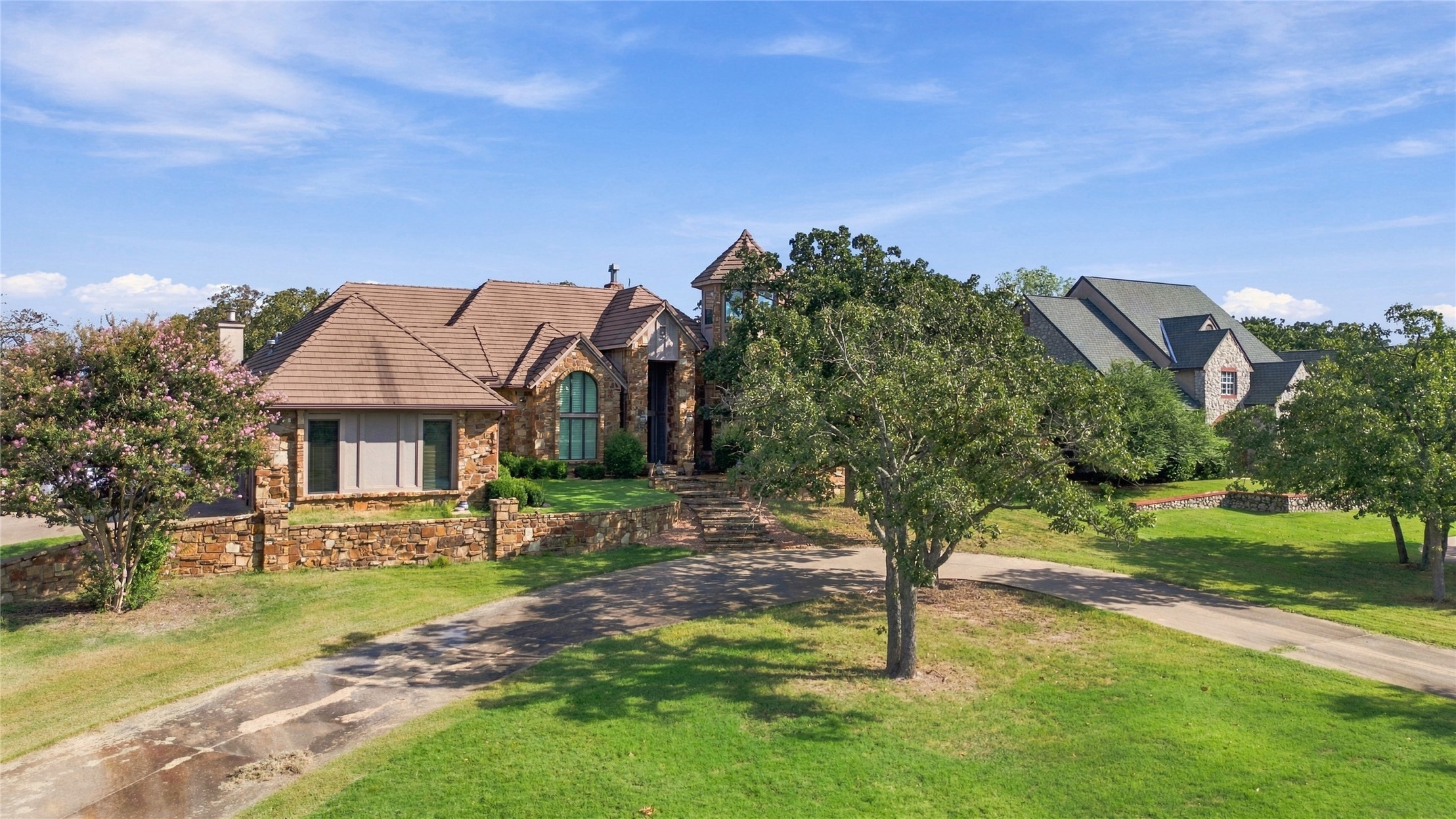 4825 W Oak Leaf Drive — photo