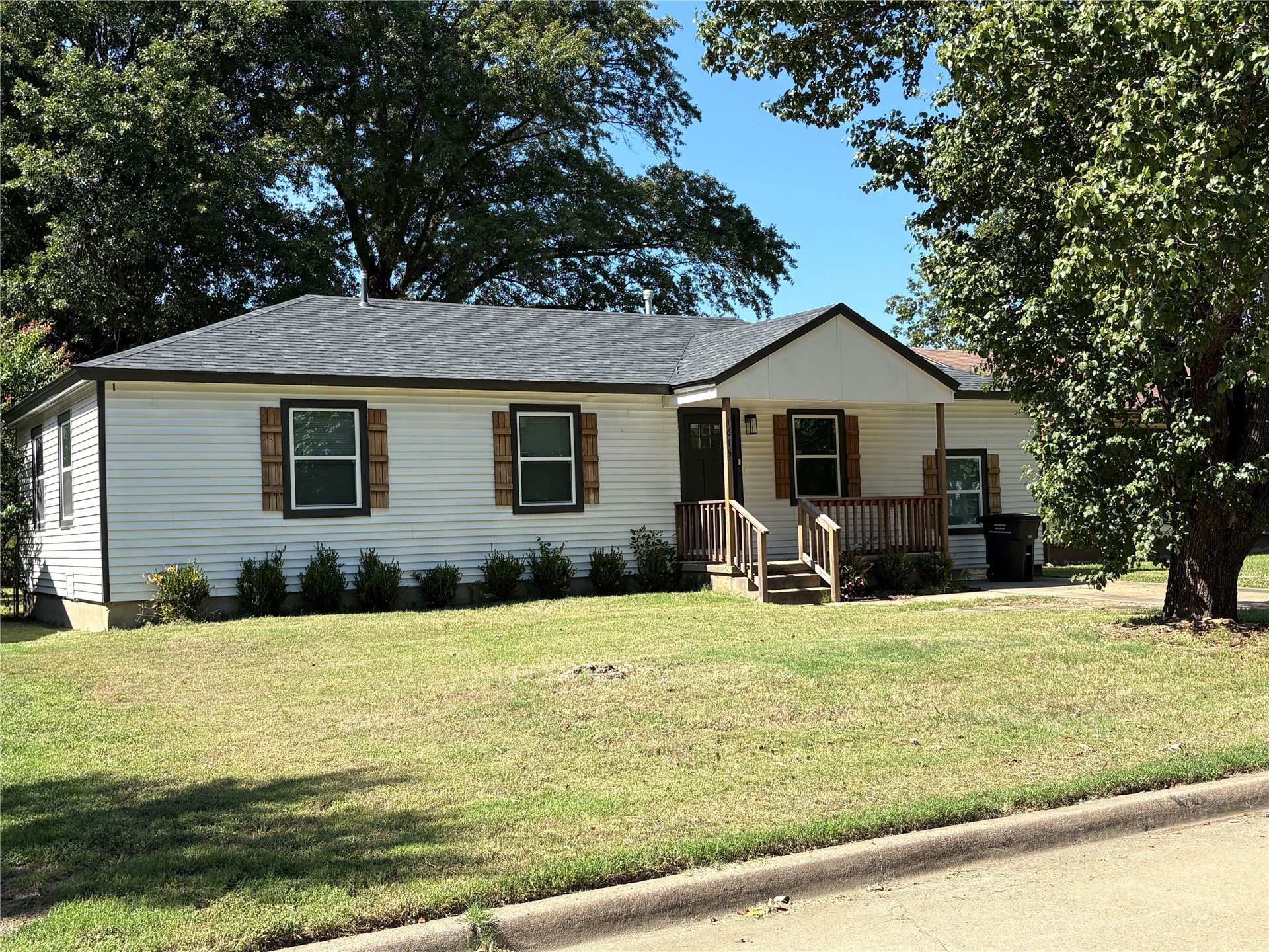 1665 SW Oklahoma Avenue — photo