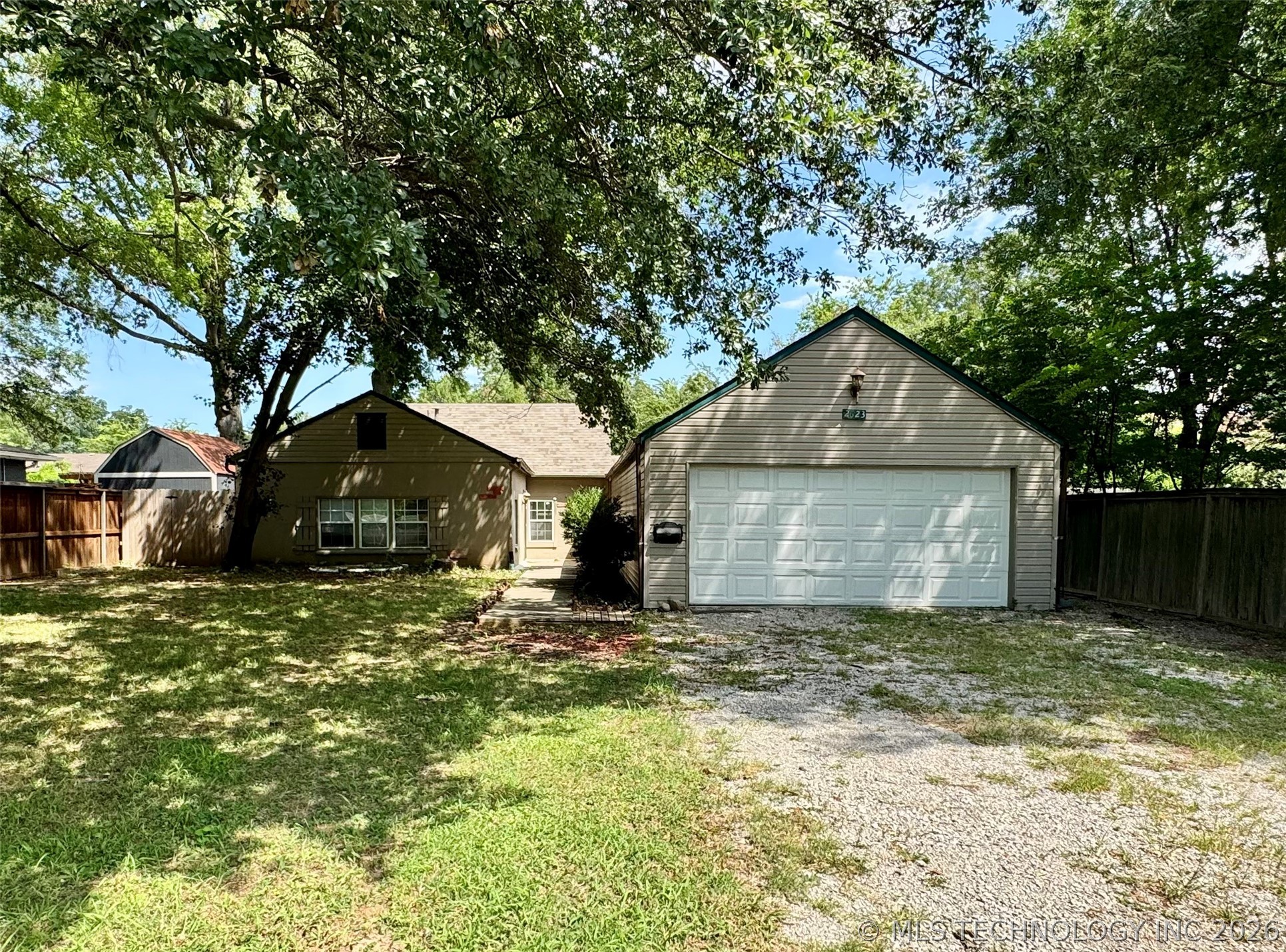 2623 E 55th Place — photo
