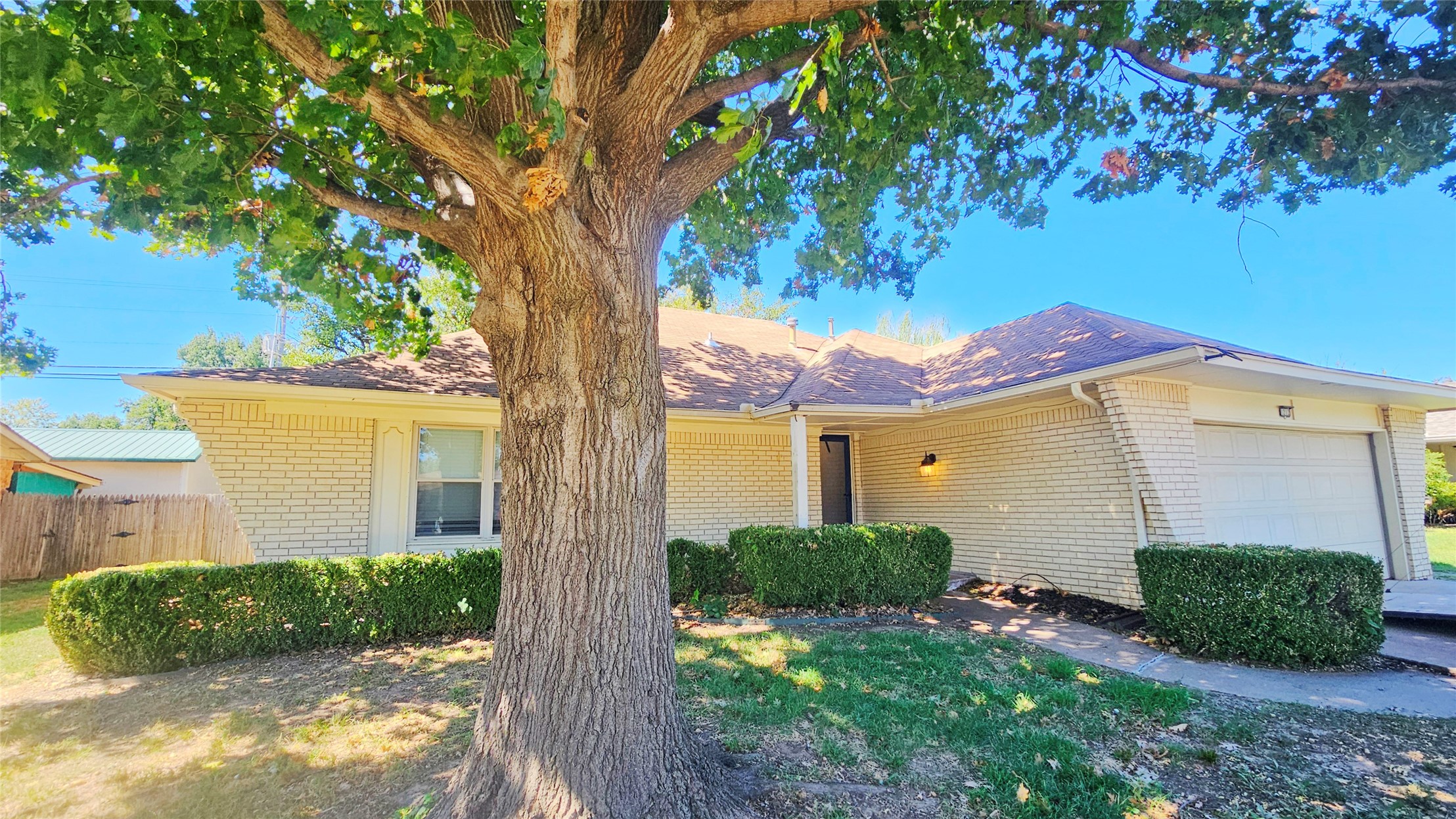 1212 S Walnut Avenue — photo