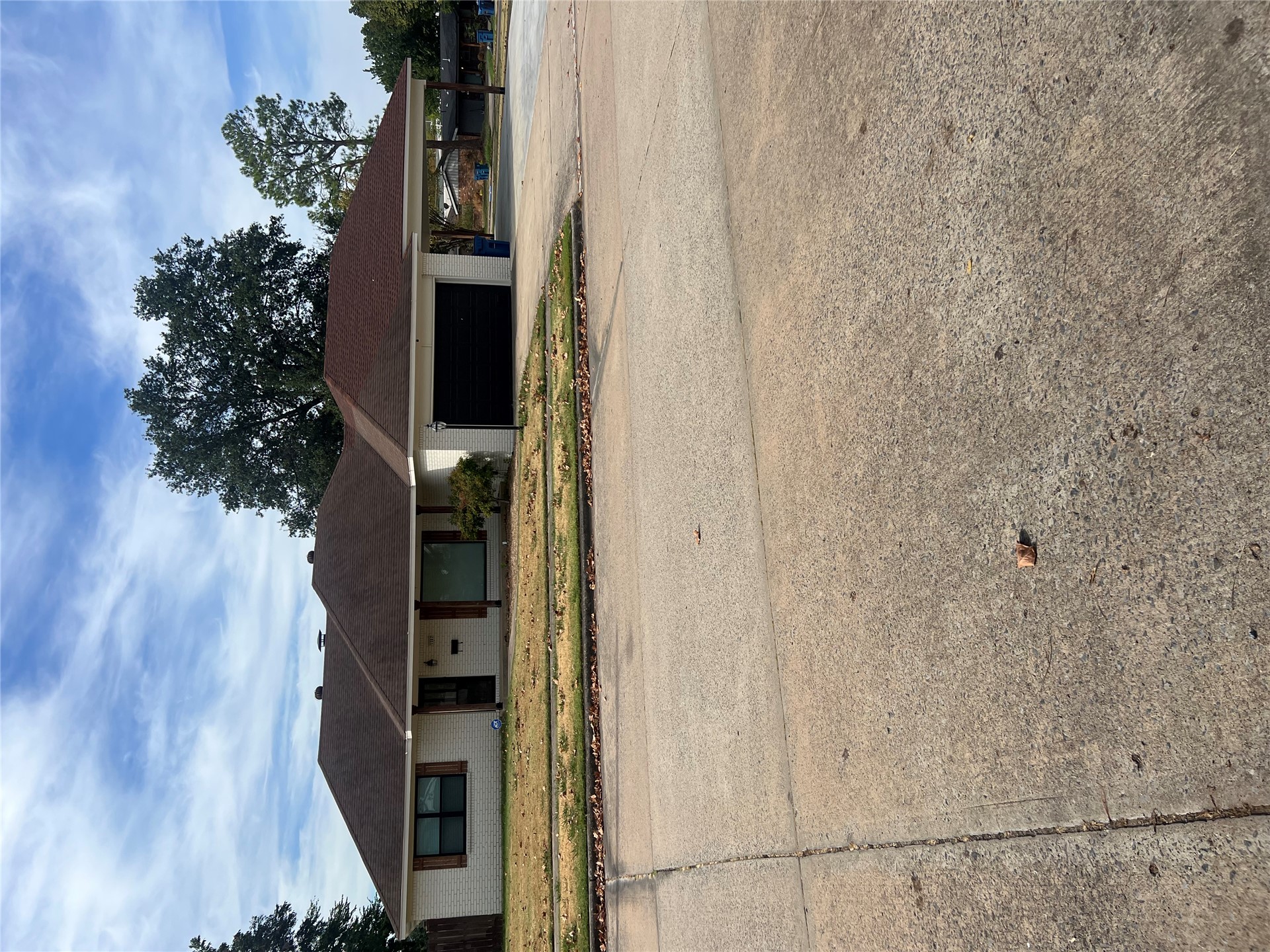 1507 Red Bud — photo